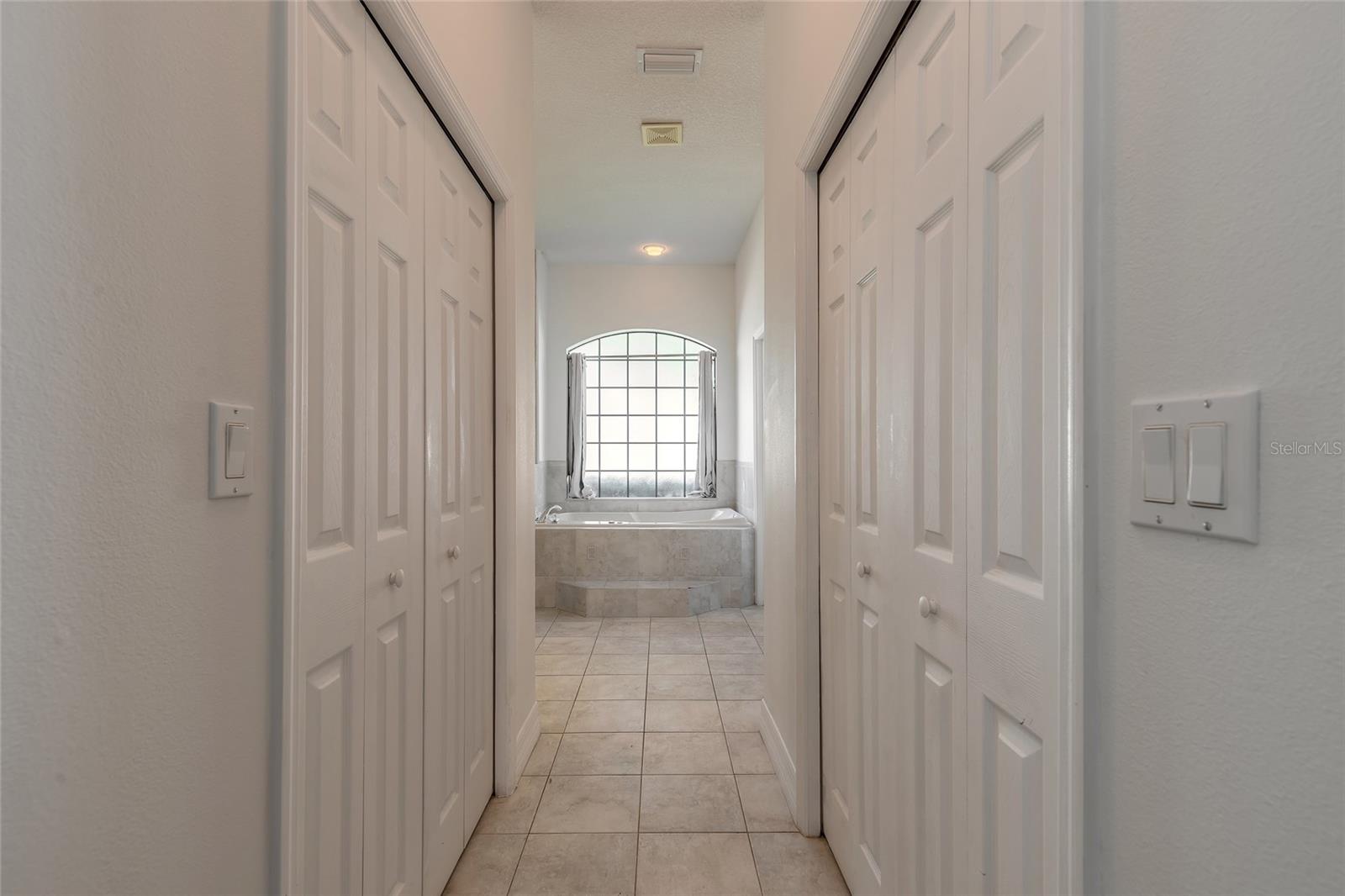 82 LANCELOT DR