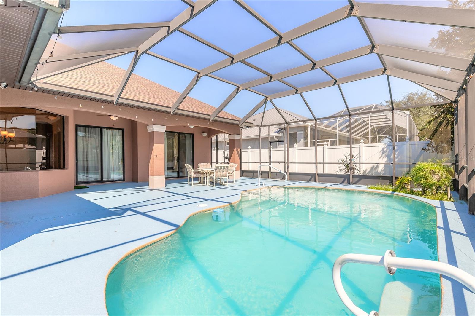 82 LANCELOT DR