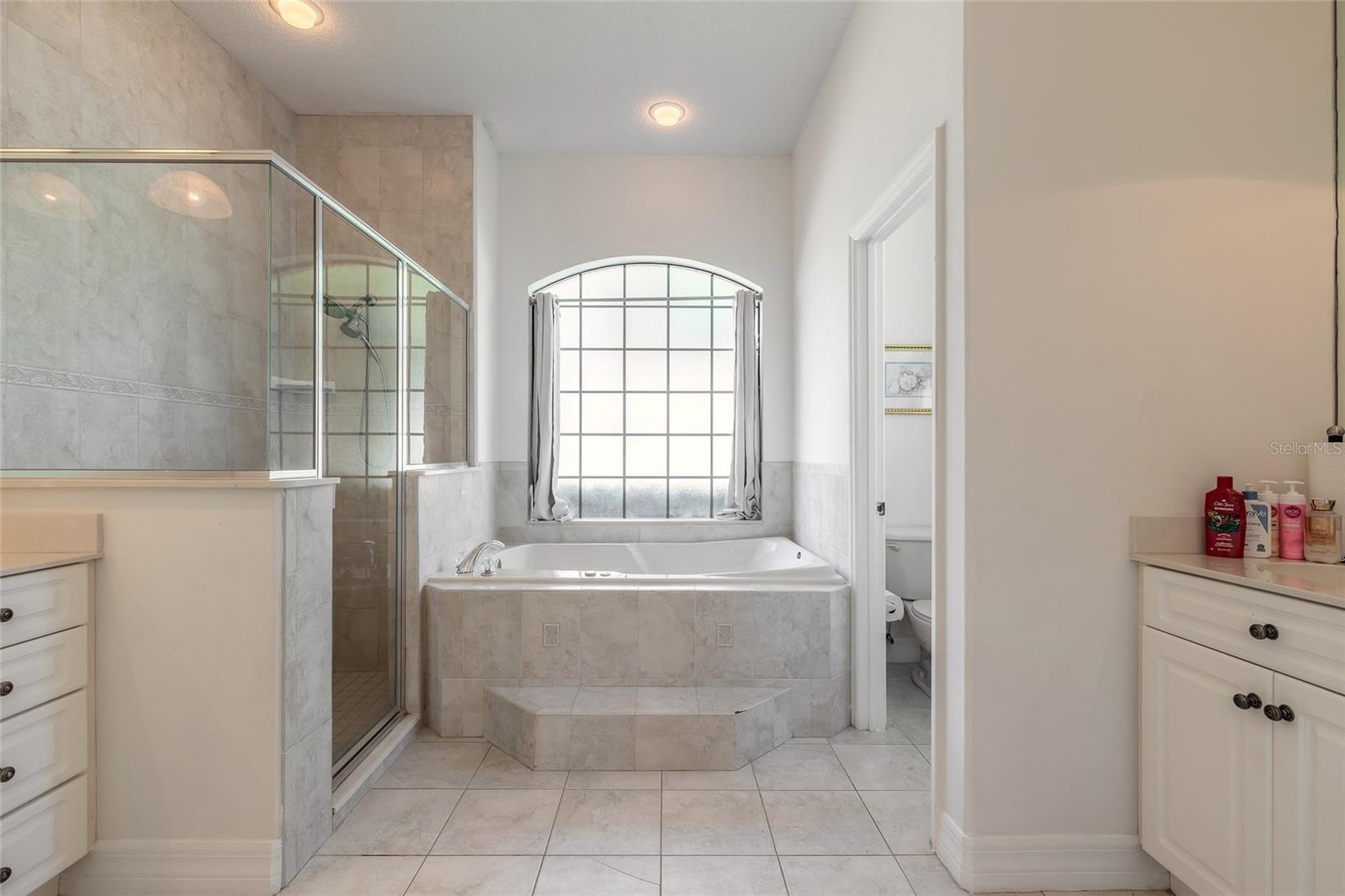 82 LANCELOT DR