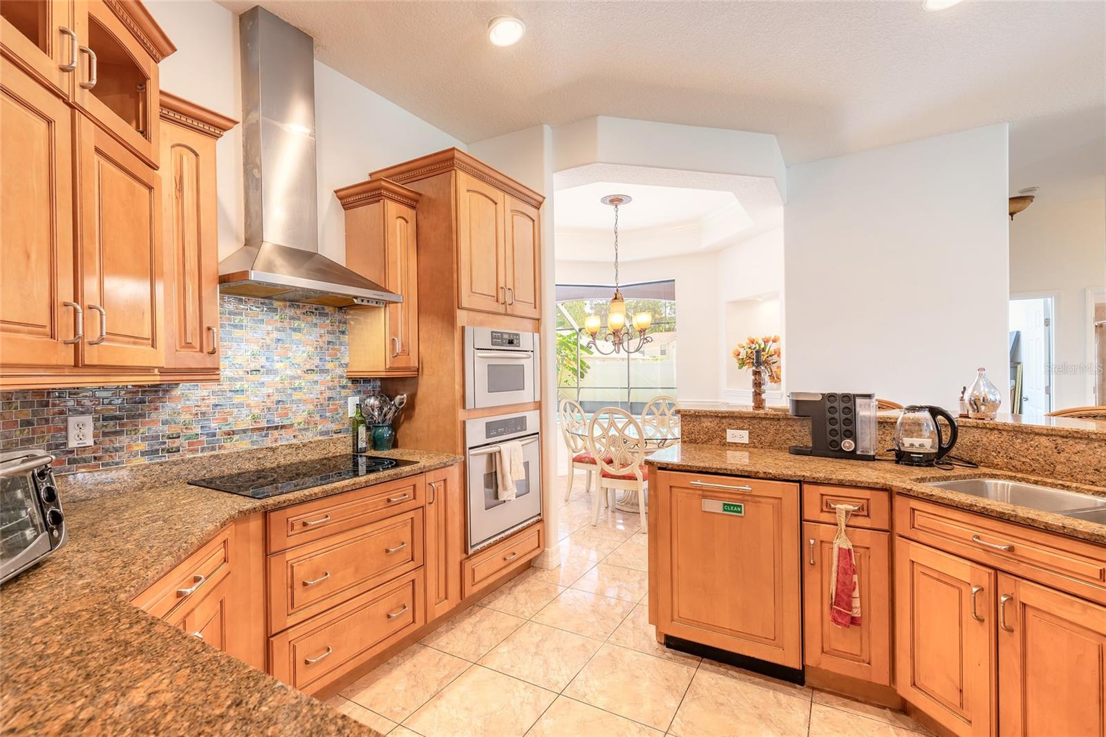 82 LANCELOT DR