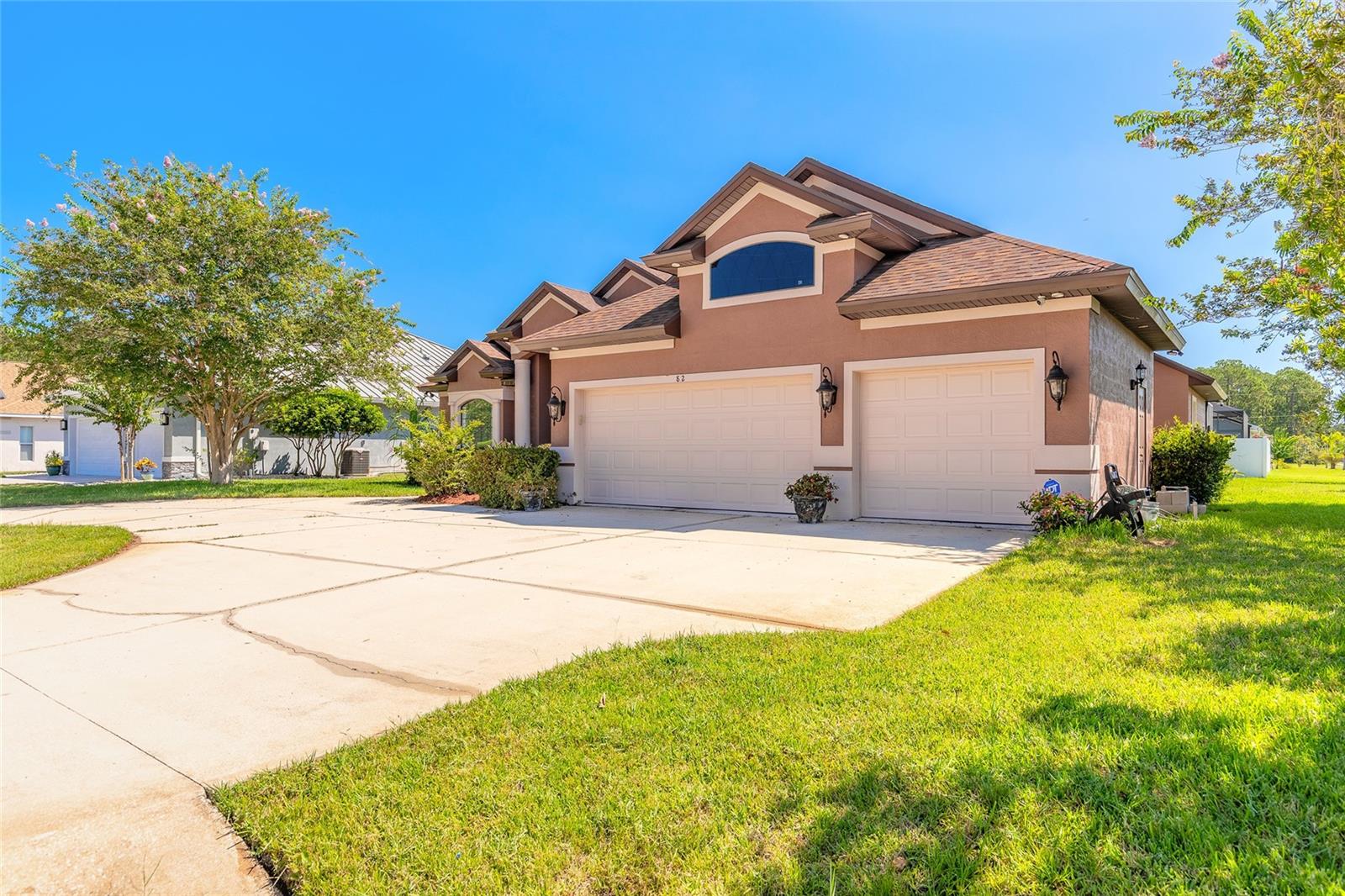 82 LANCELOT DR