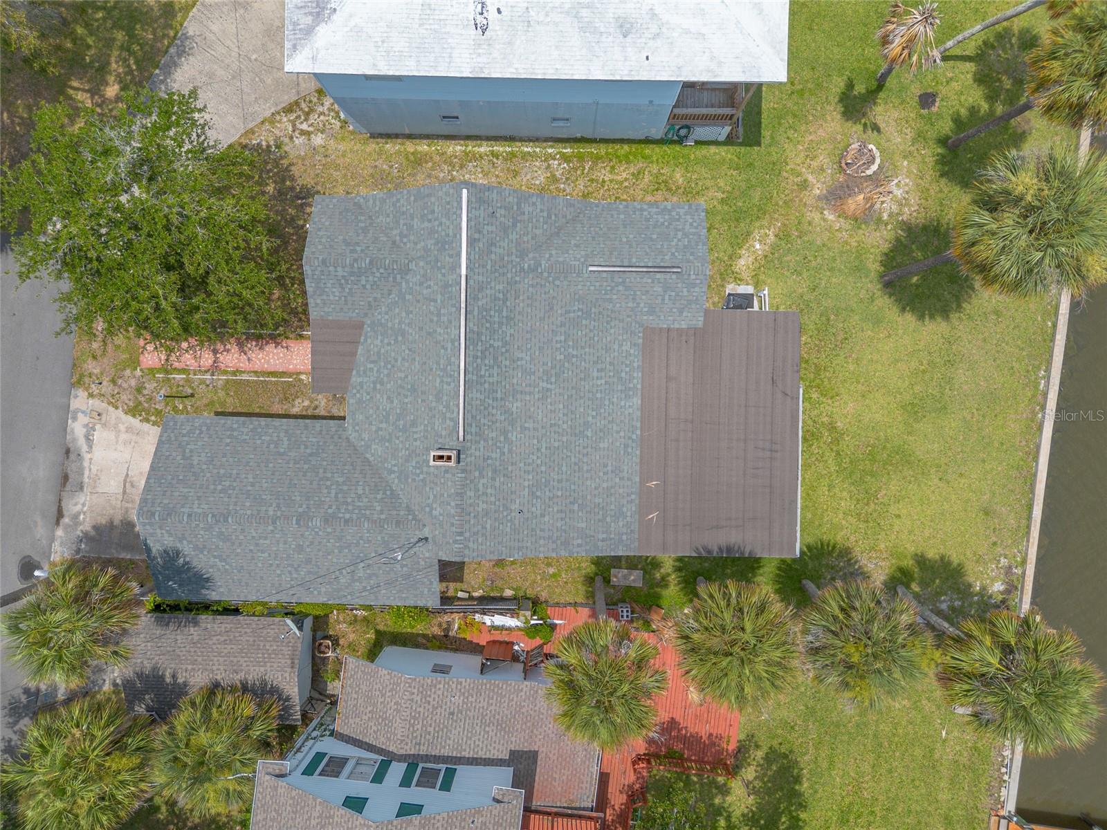 255 LEXINGTON DR