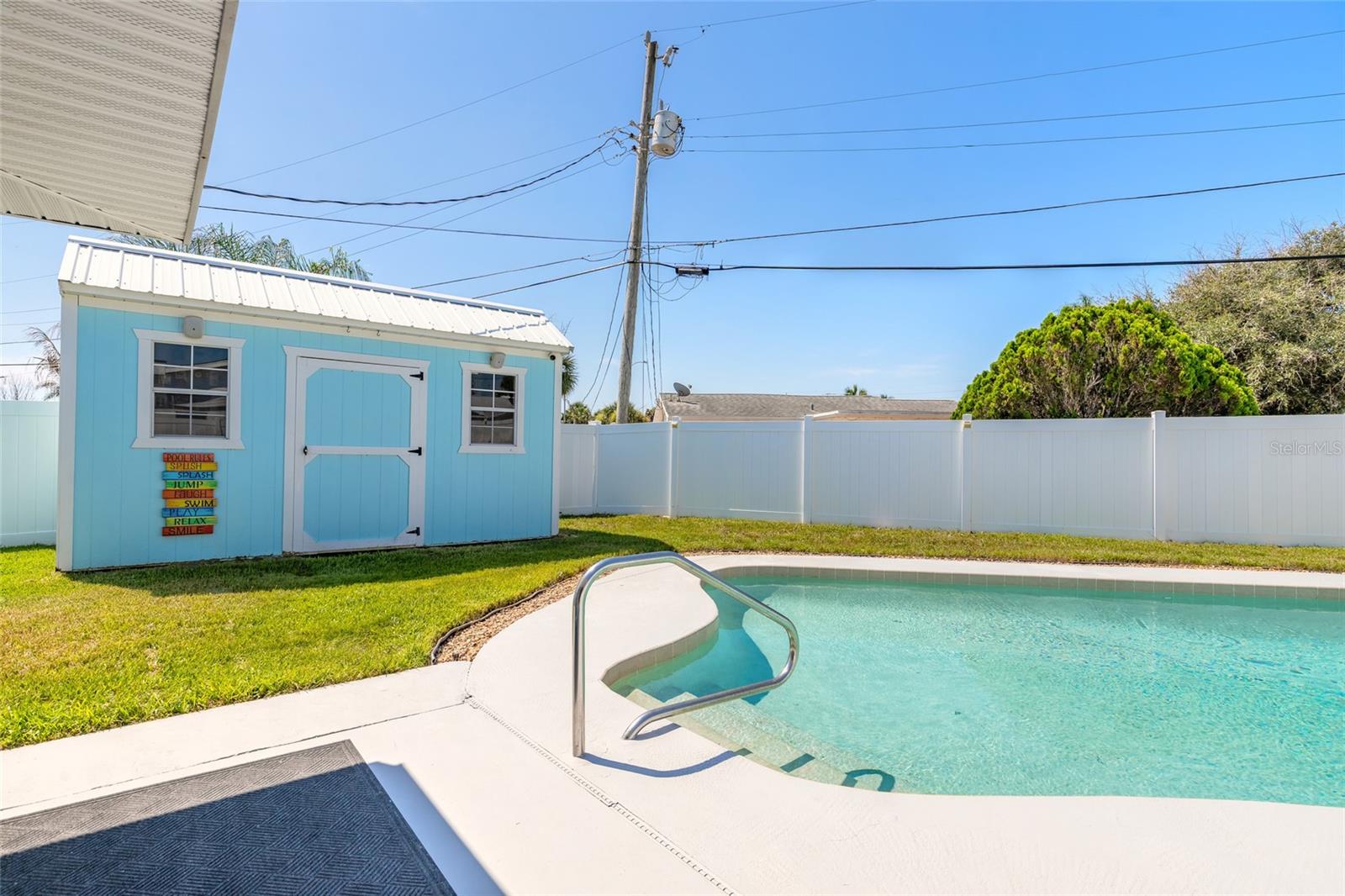 11 TROPICAL DR