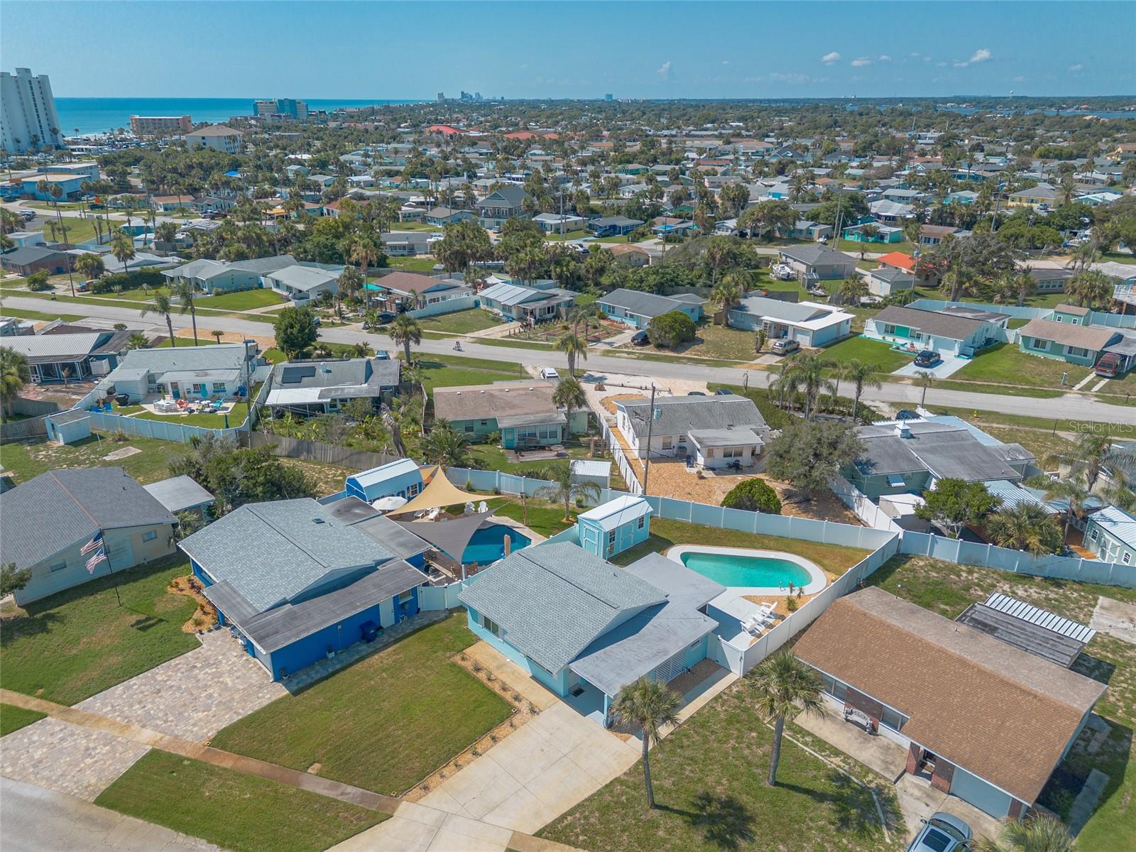 11 TROPICAL DR