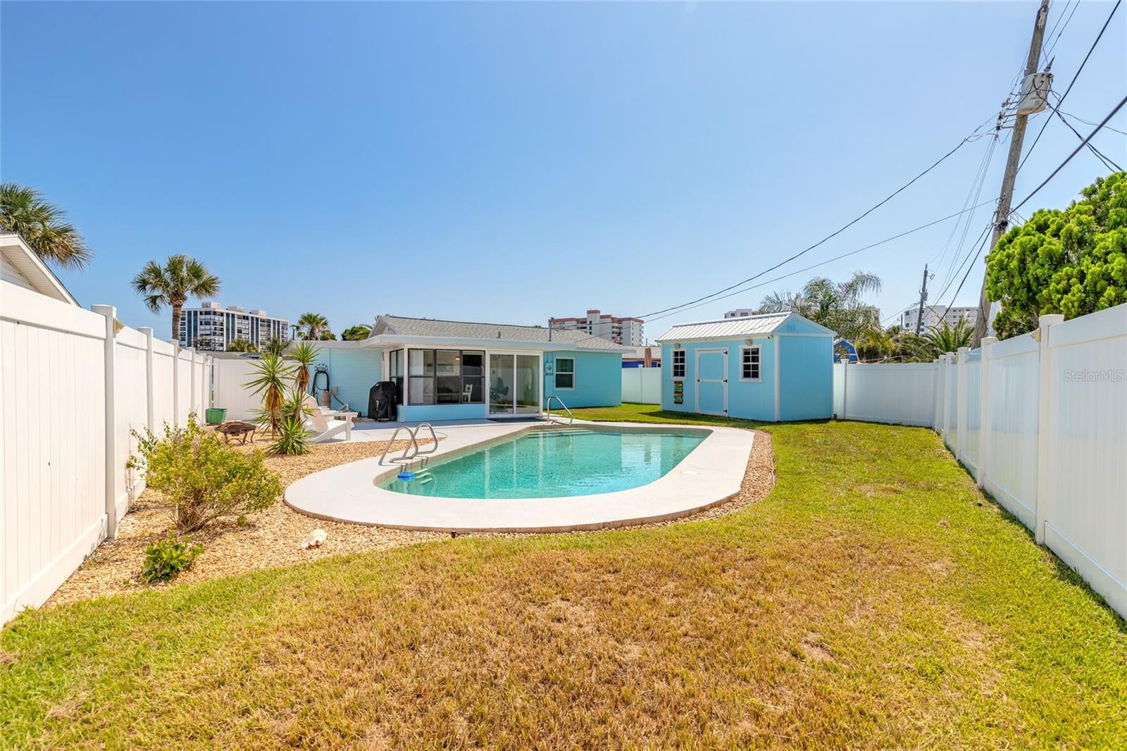 11 TROPICAL DR