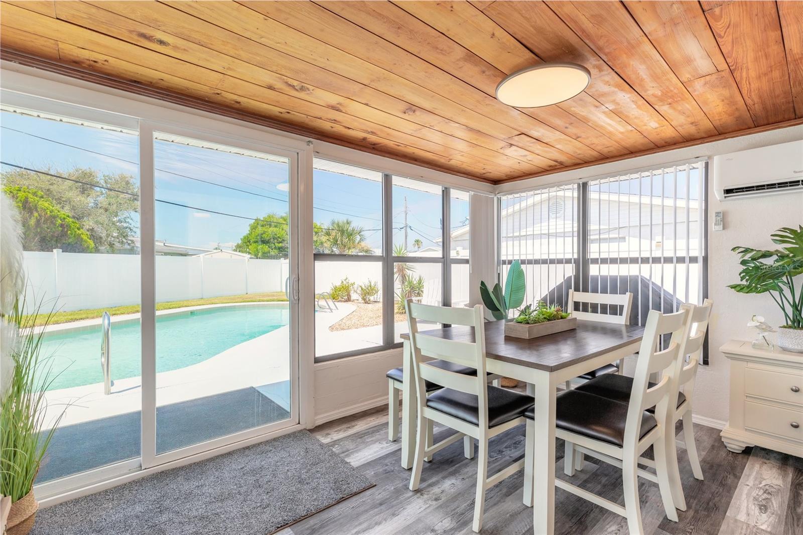 11 TROPICAL DR