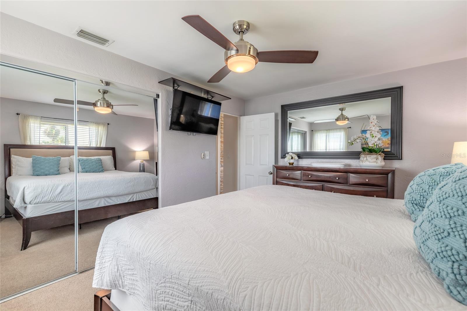 11 TROPICAL DR