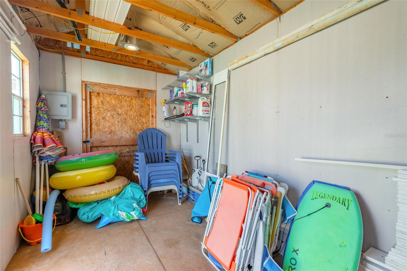 11 TROPICAL DR