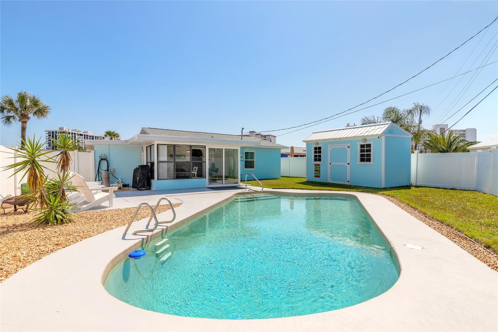 11 TROPICAL DR