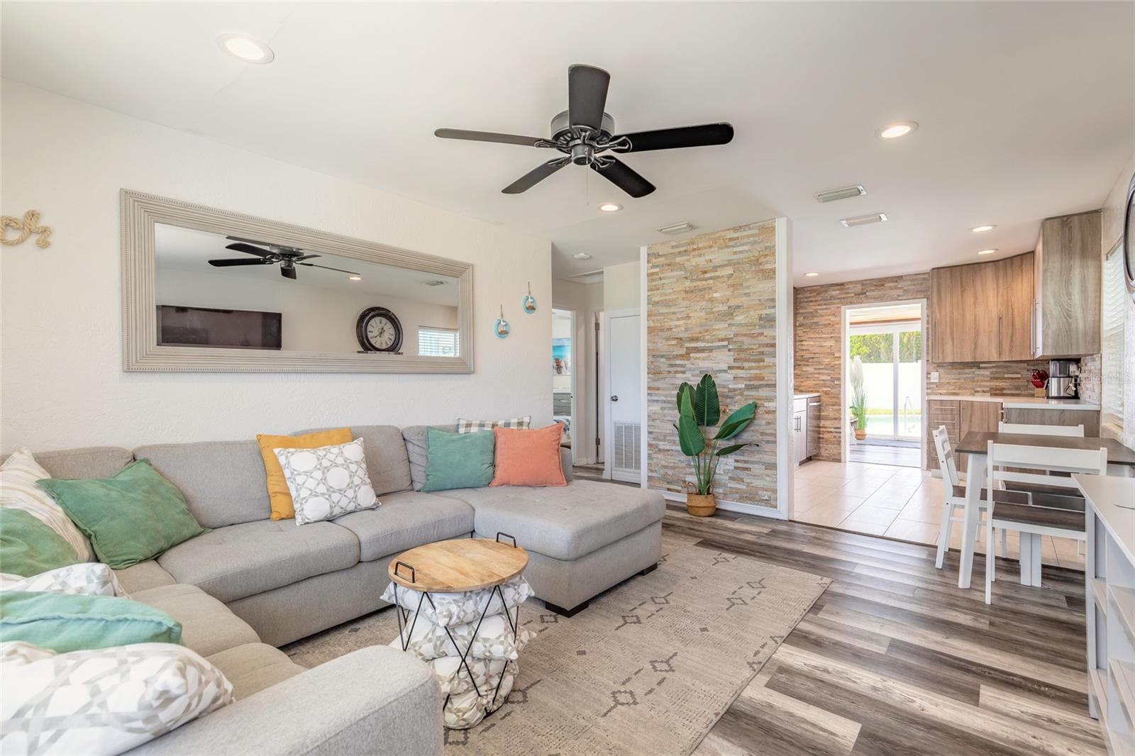 11 TROPICAL DR