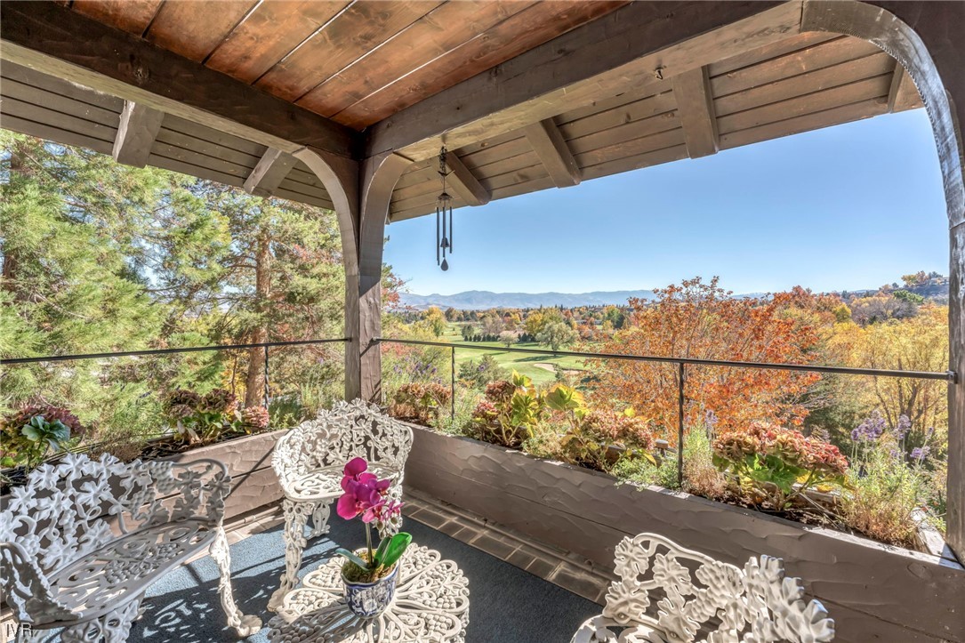 1960 Manzanita Lane