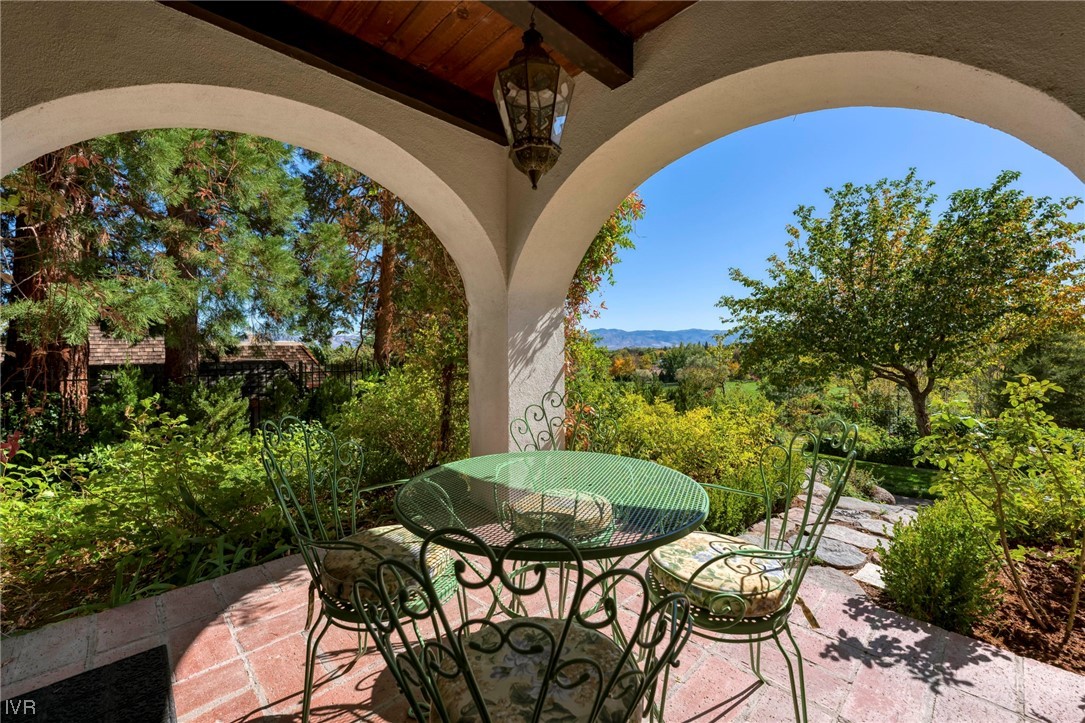 1960 Manzanita Lane