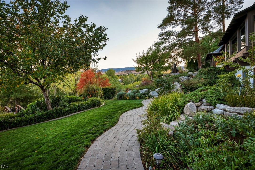 1960 Manzanita Lane