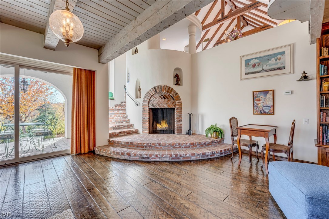 1960 Manzanita Lane