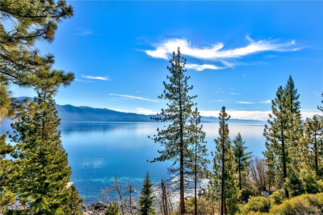 451 Lakeshore Boulevard