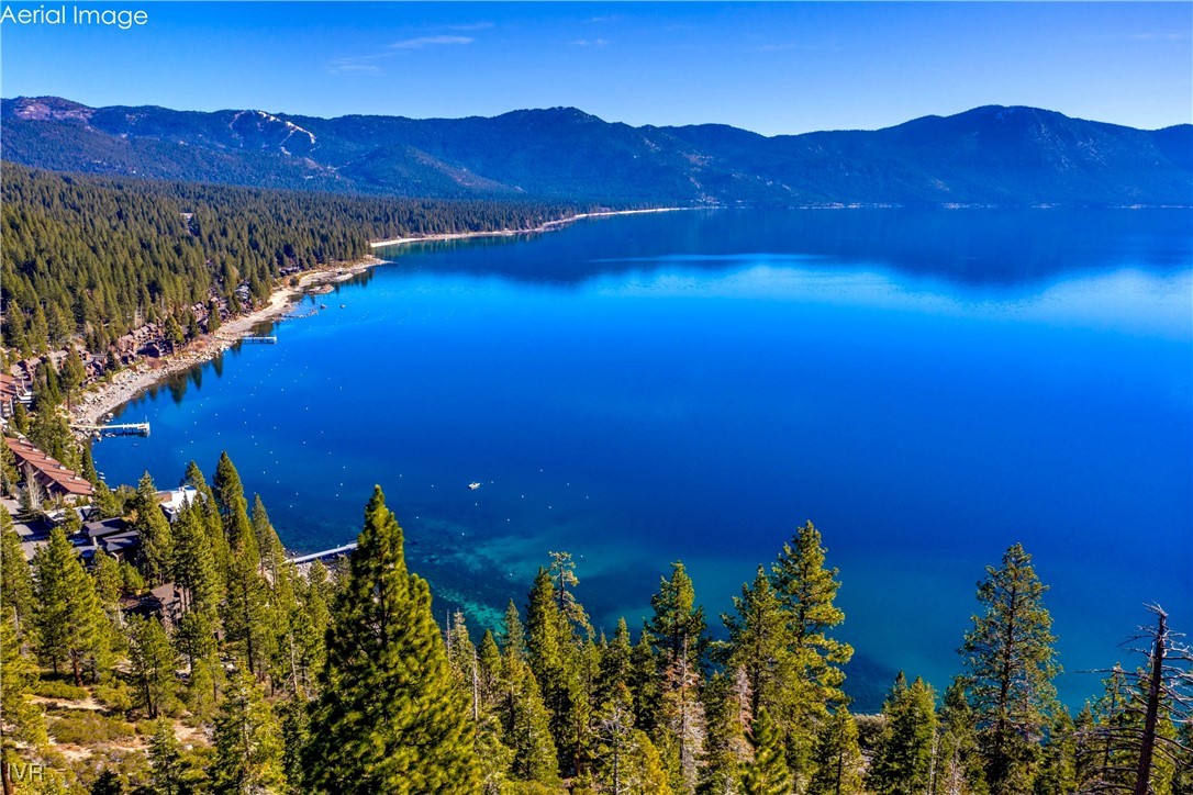 451 Lakeshore Boulevard