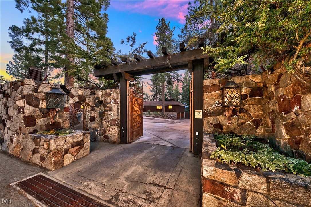 16 & 20 Calaneva Drive