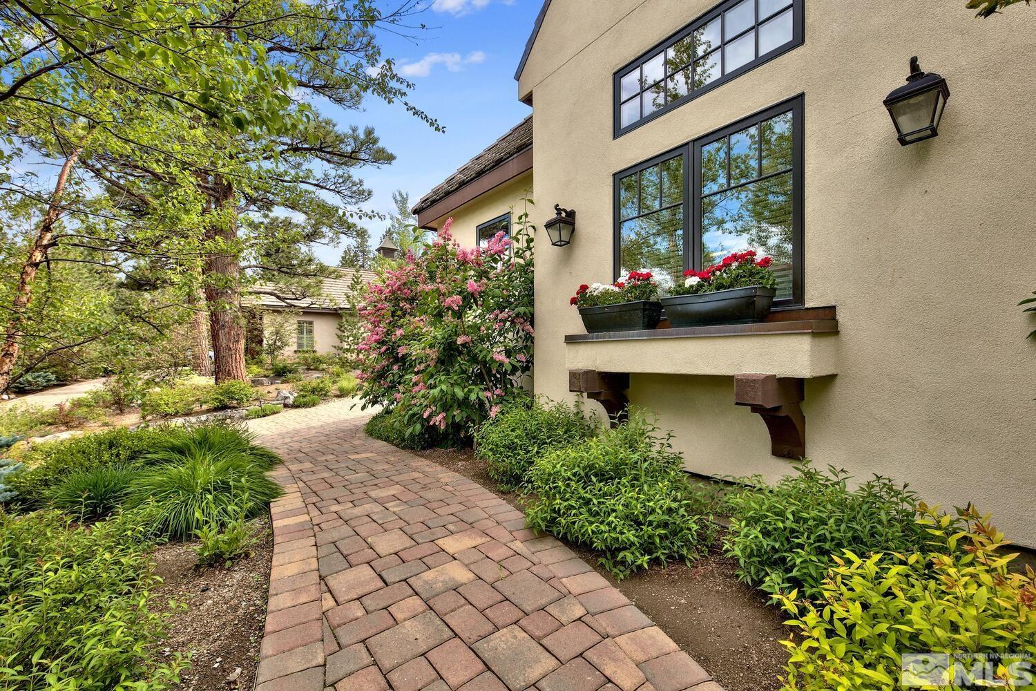 5950 Chambery Circle