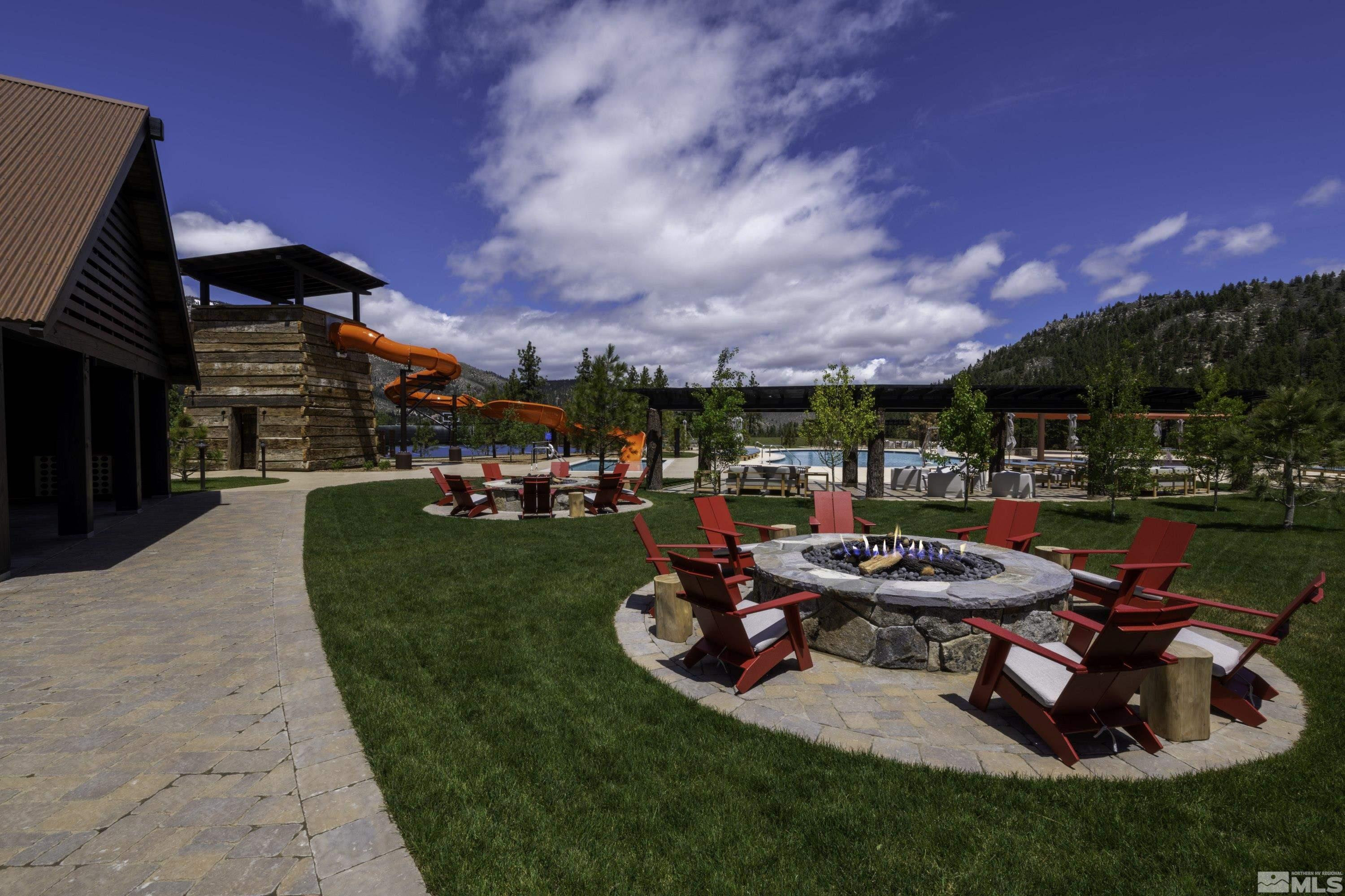 3582 Knob Point Trail, 100