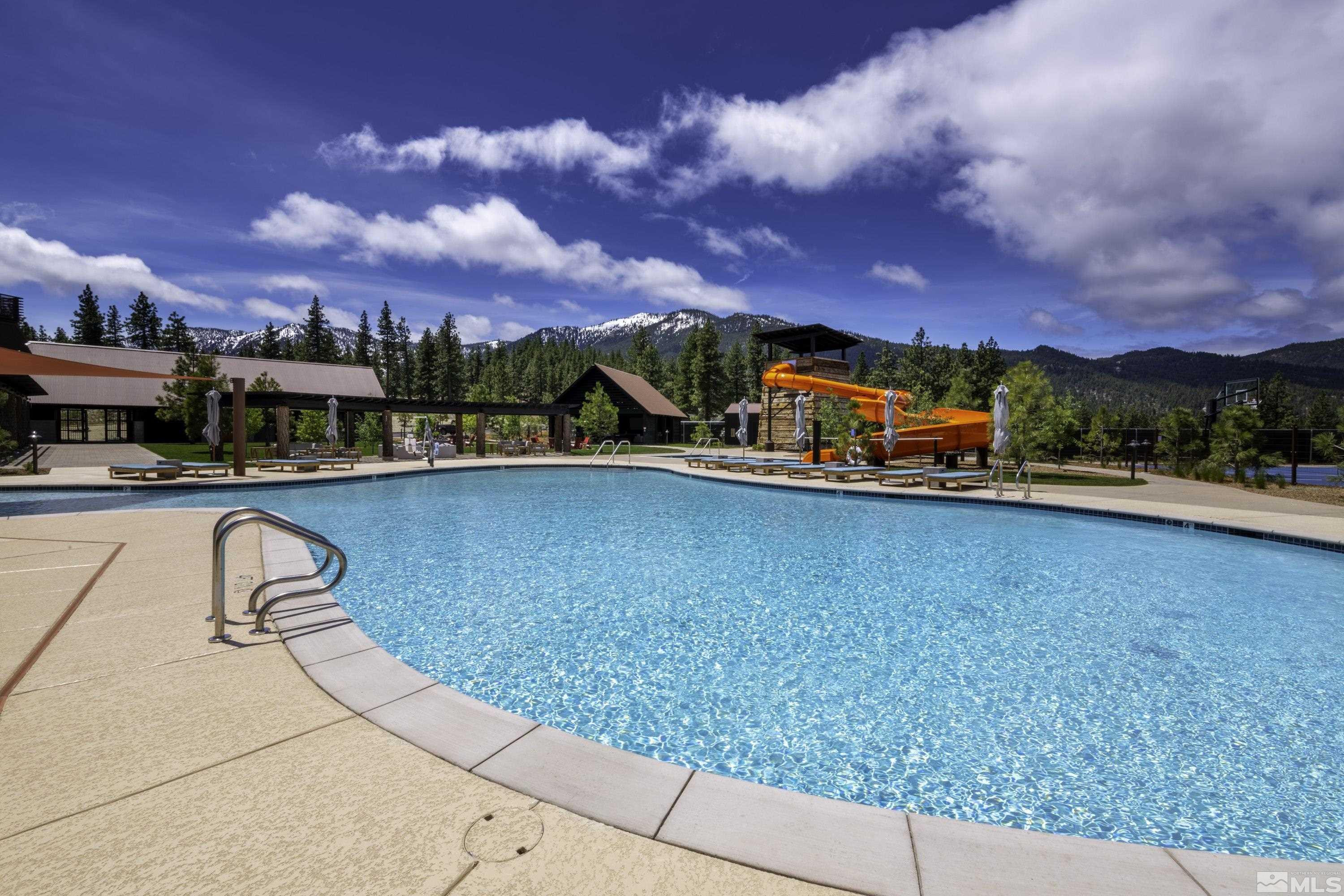 3582 Knob Point Trail, 100