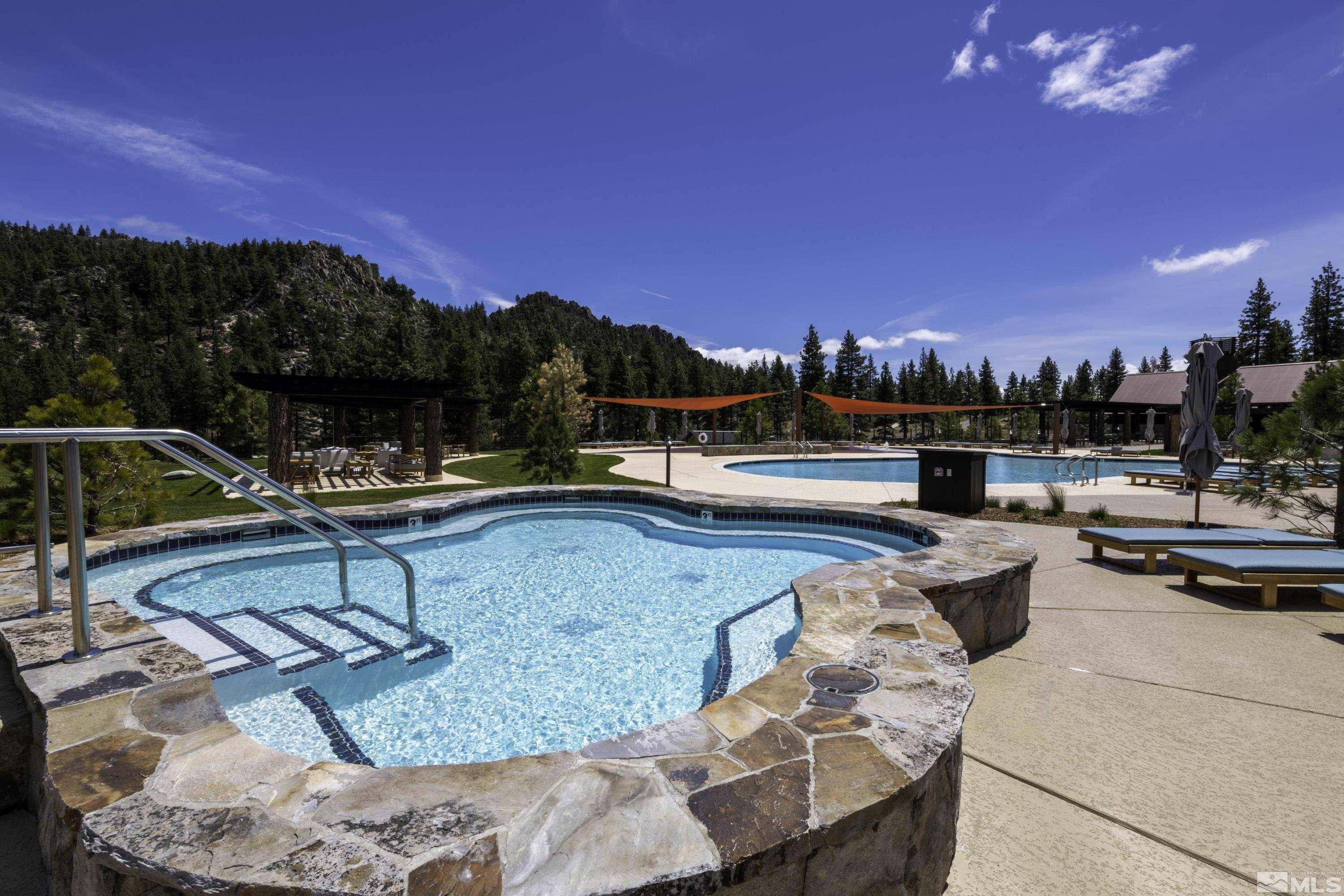 3582 Knob Point Trail, 100