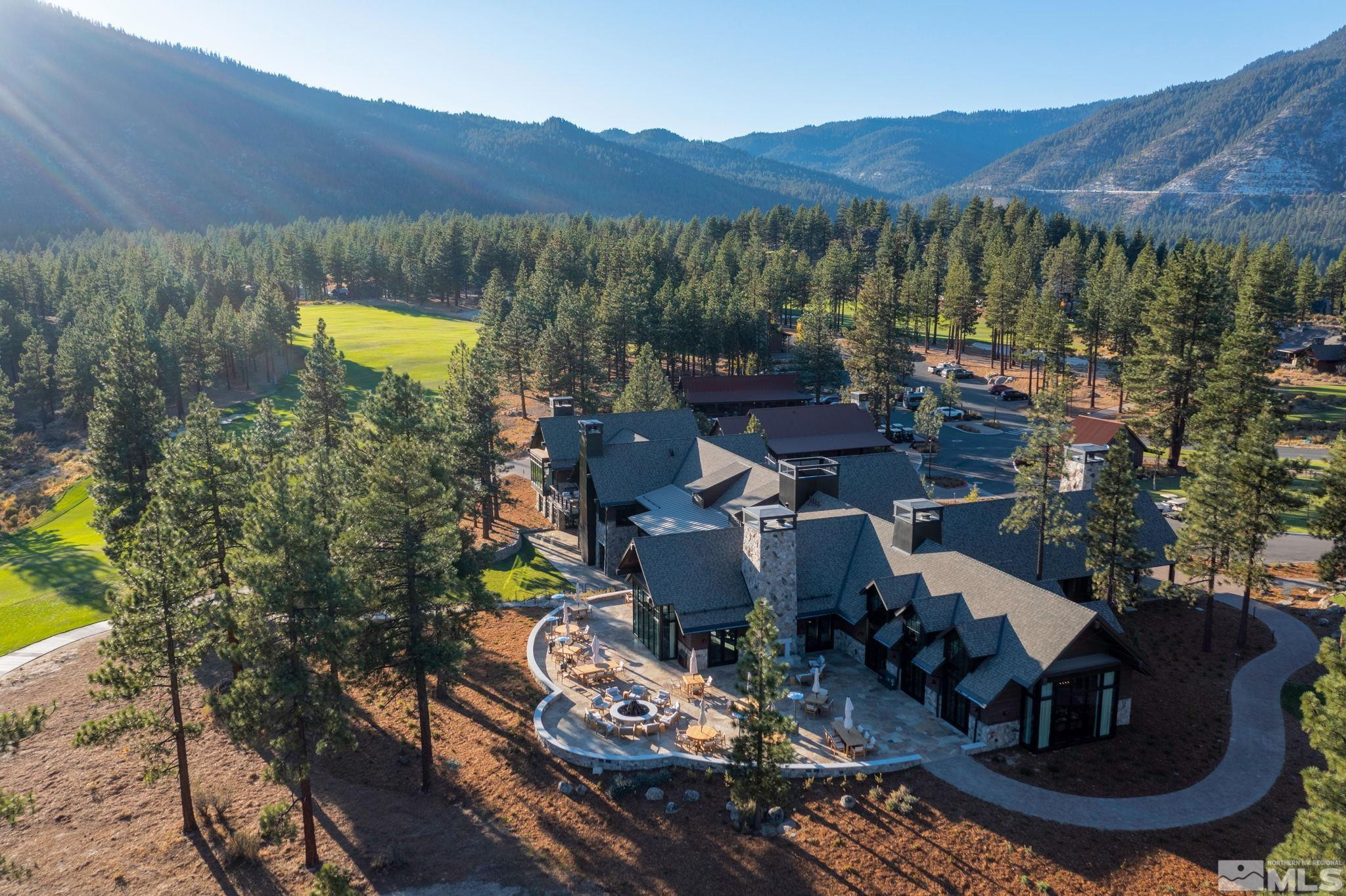3582 Knob Point Trail, 100