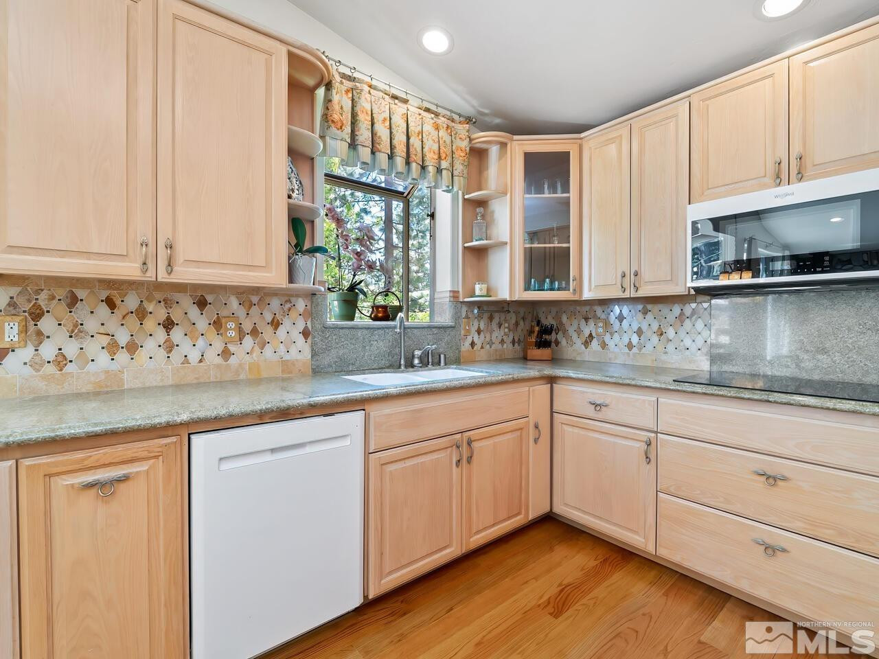 373 Mackay Court