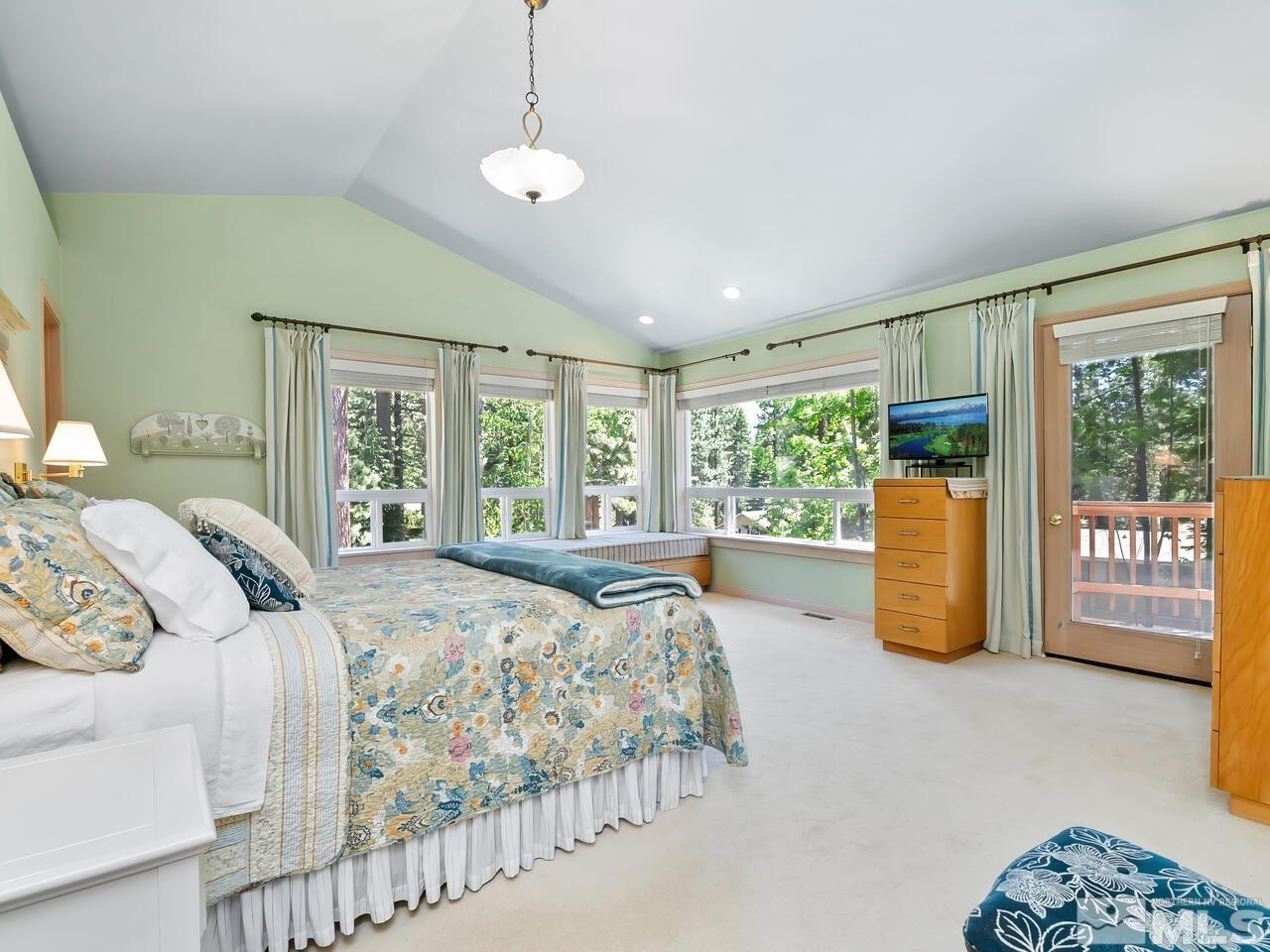 373 Mackay Court