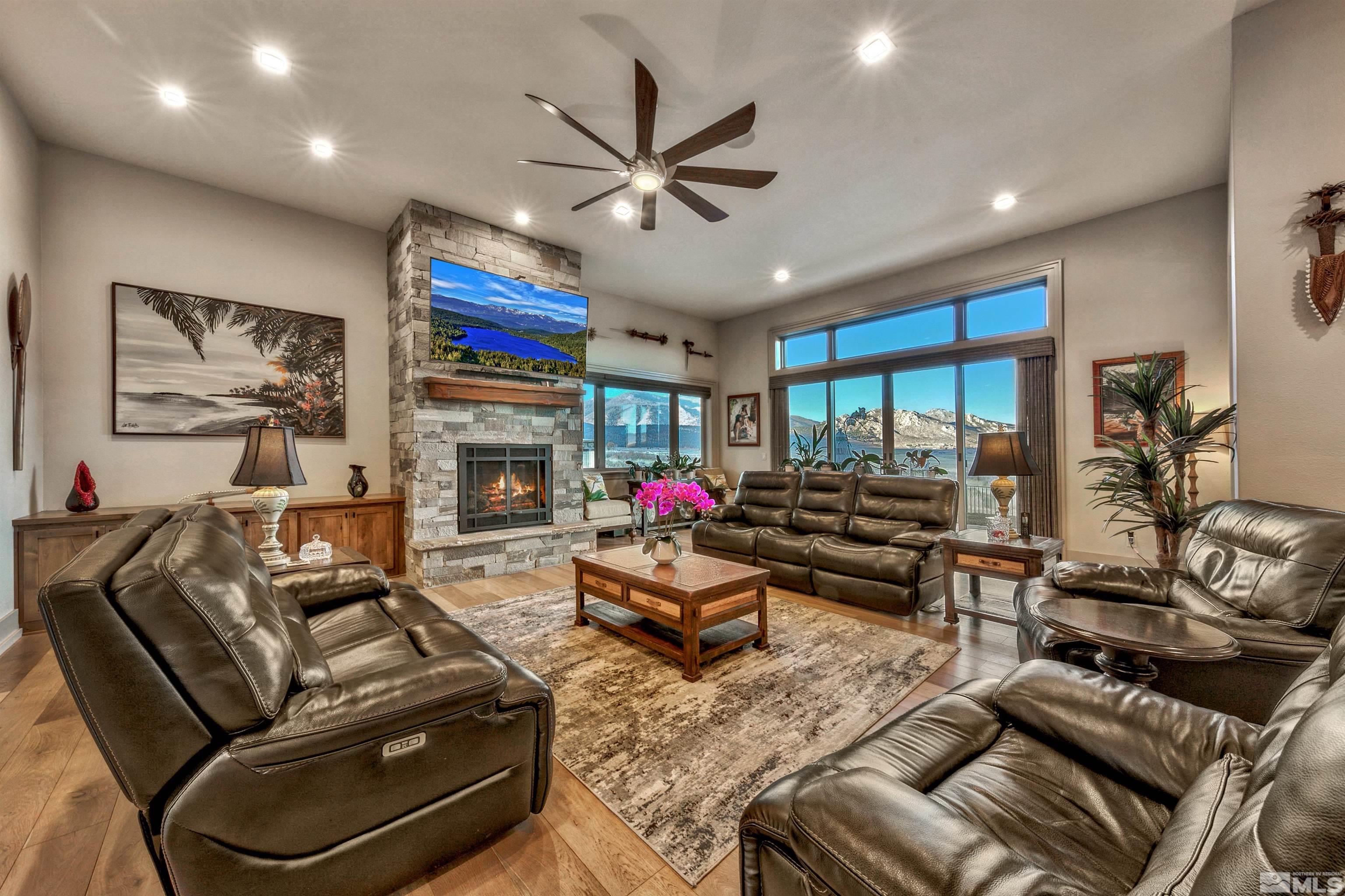 316 James Canyon Loop