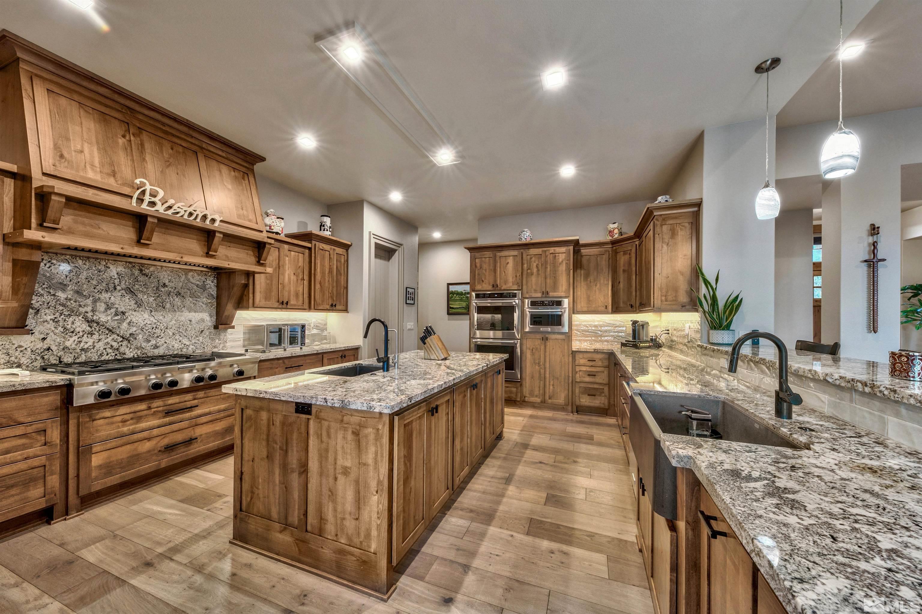316 James Canyon Loop
