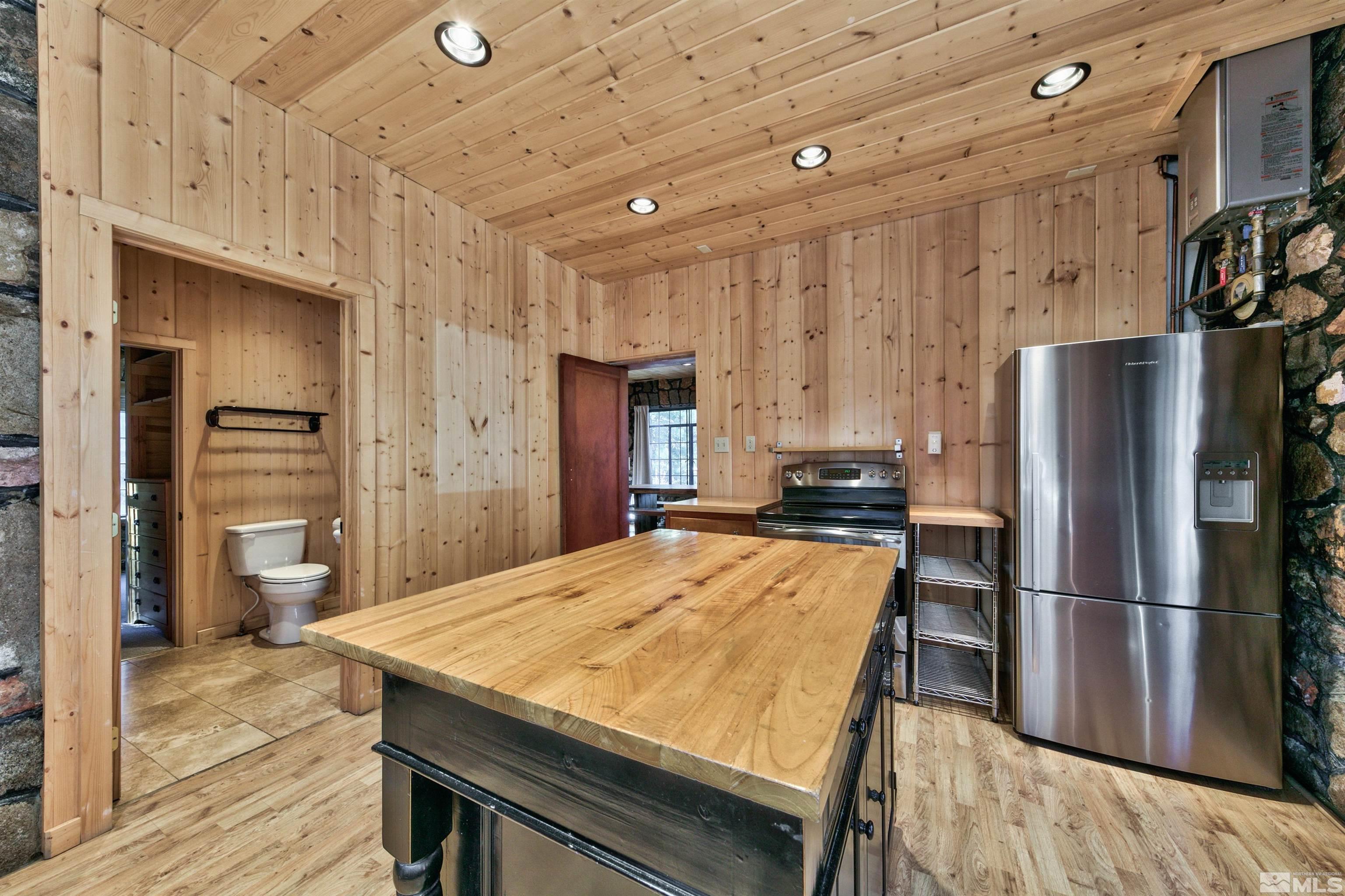 721 Cedar