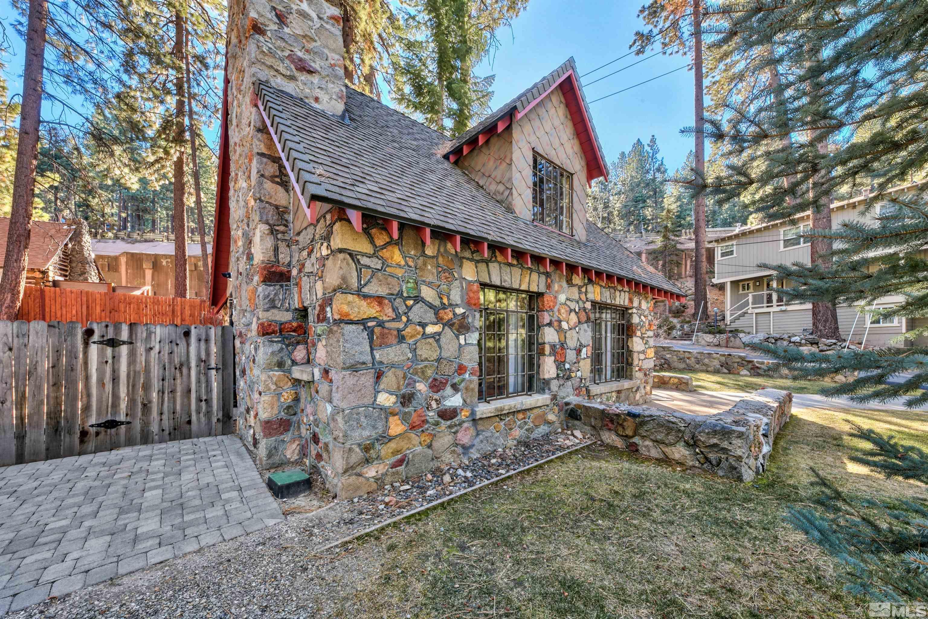 721 Cedar