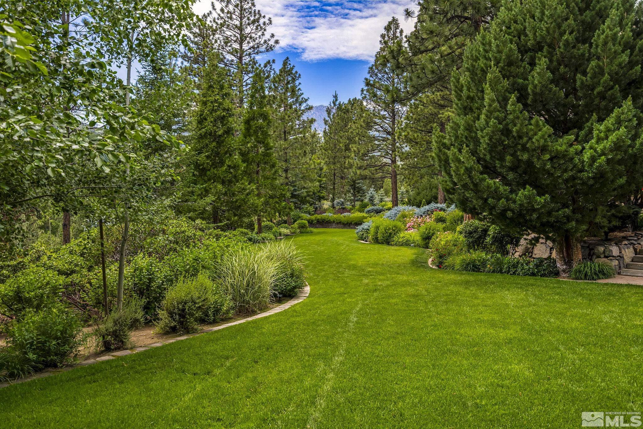 6025 Lake Geneva