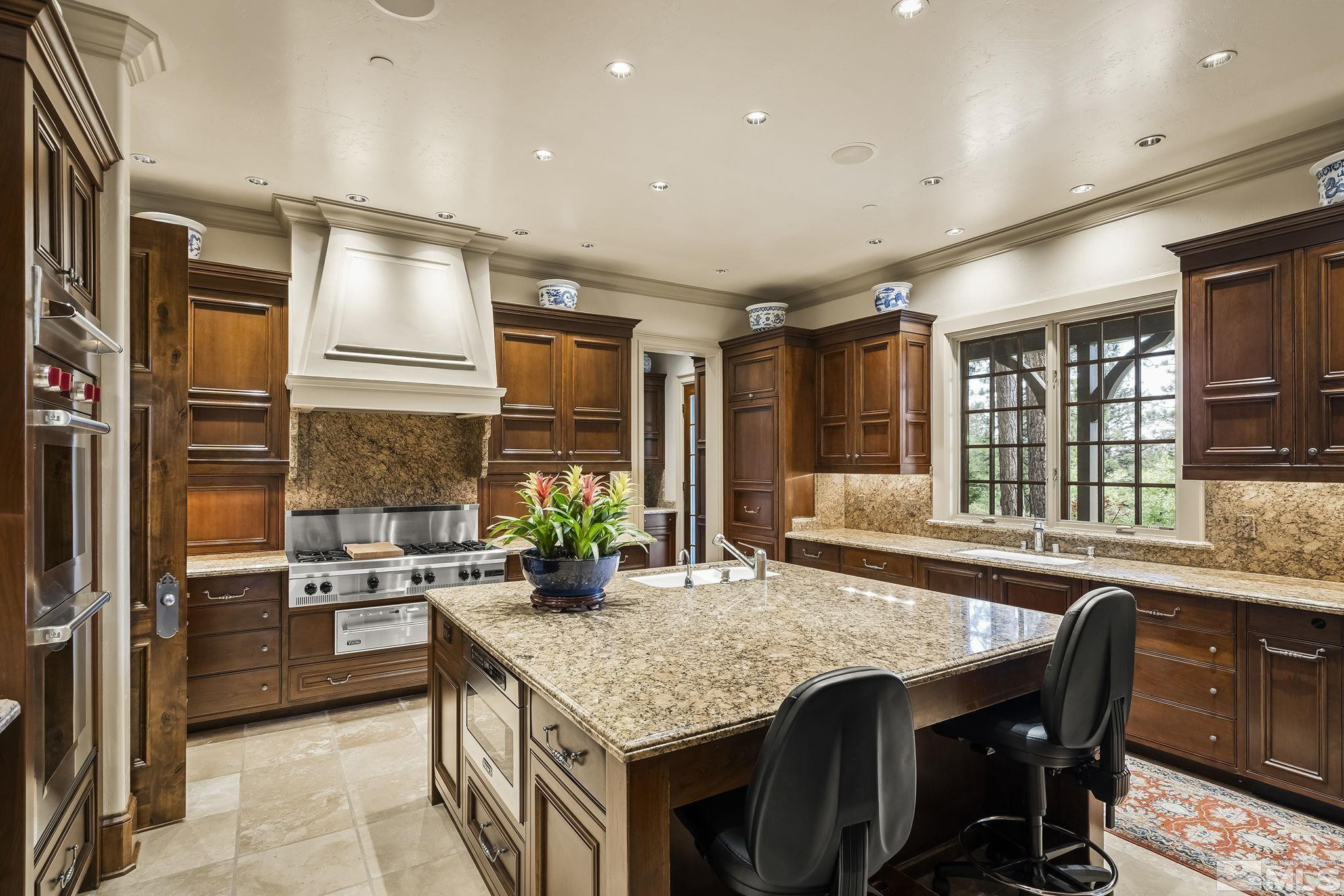 6025 Lake Geneva