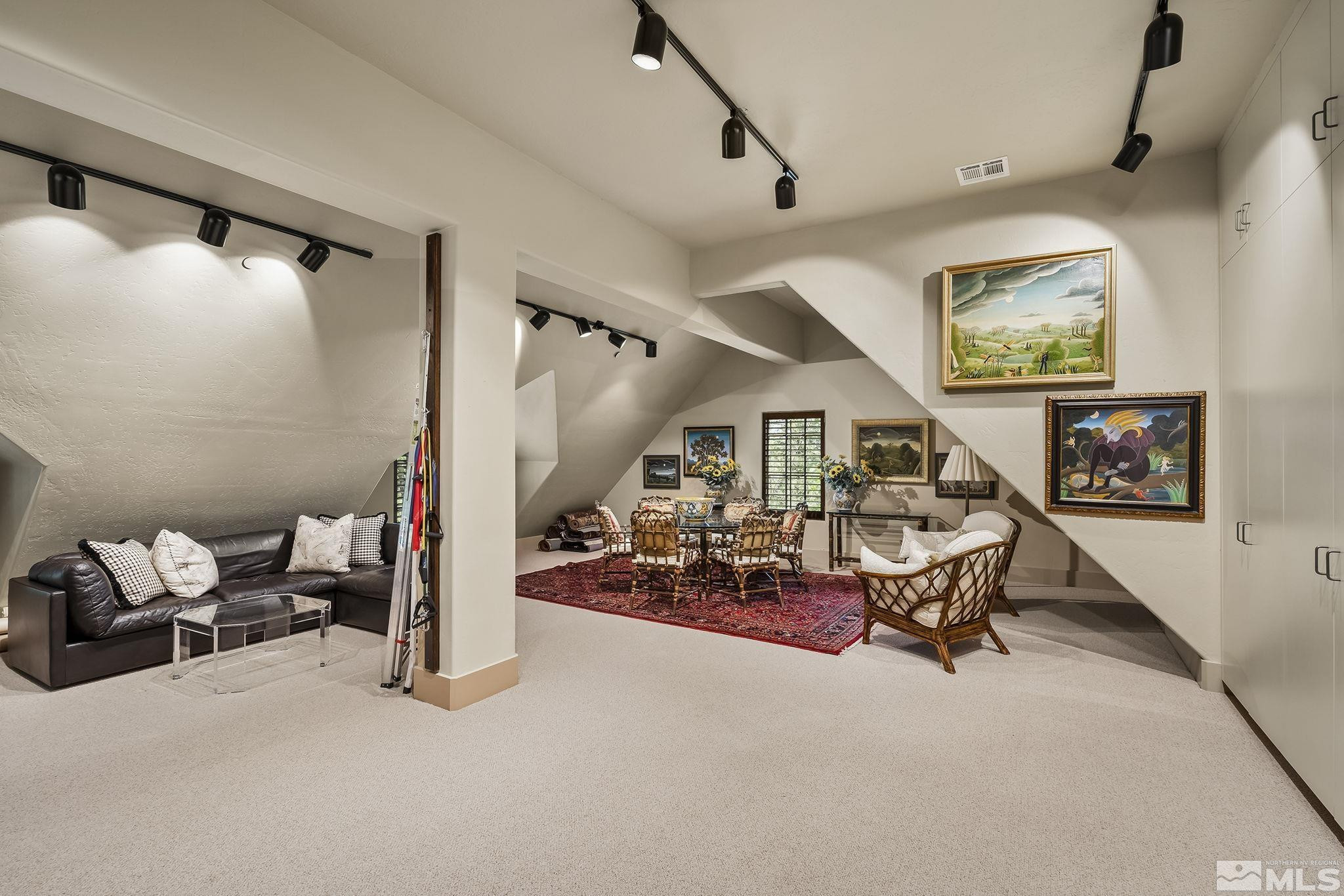 6025 Lake Geneva