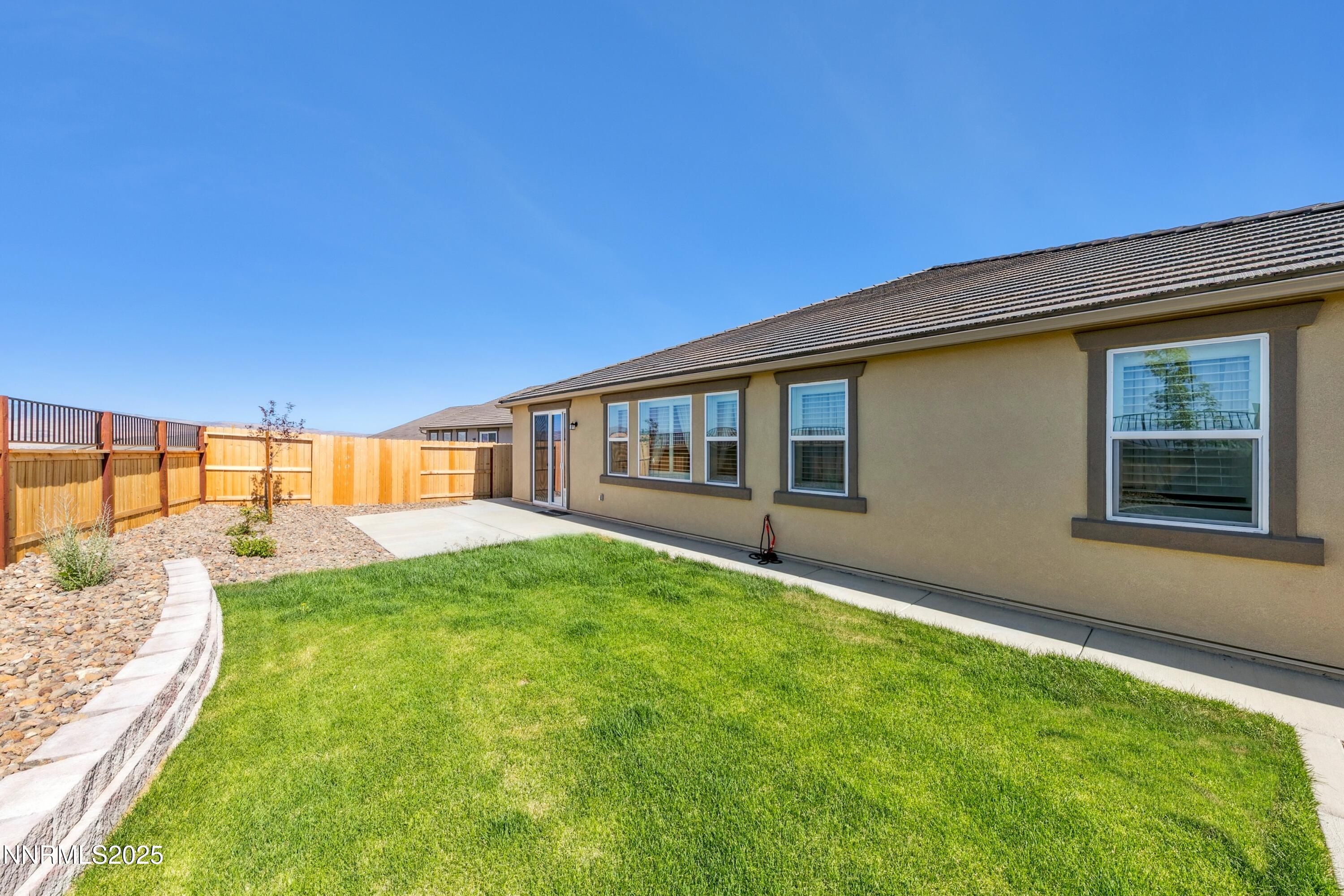 632 W Equinox Peak Court