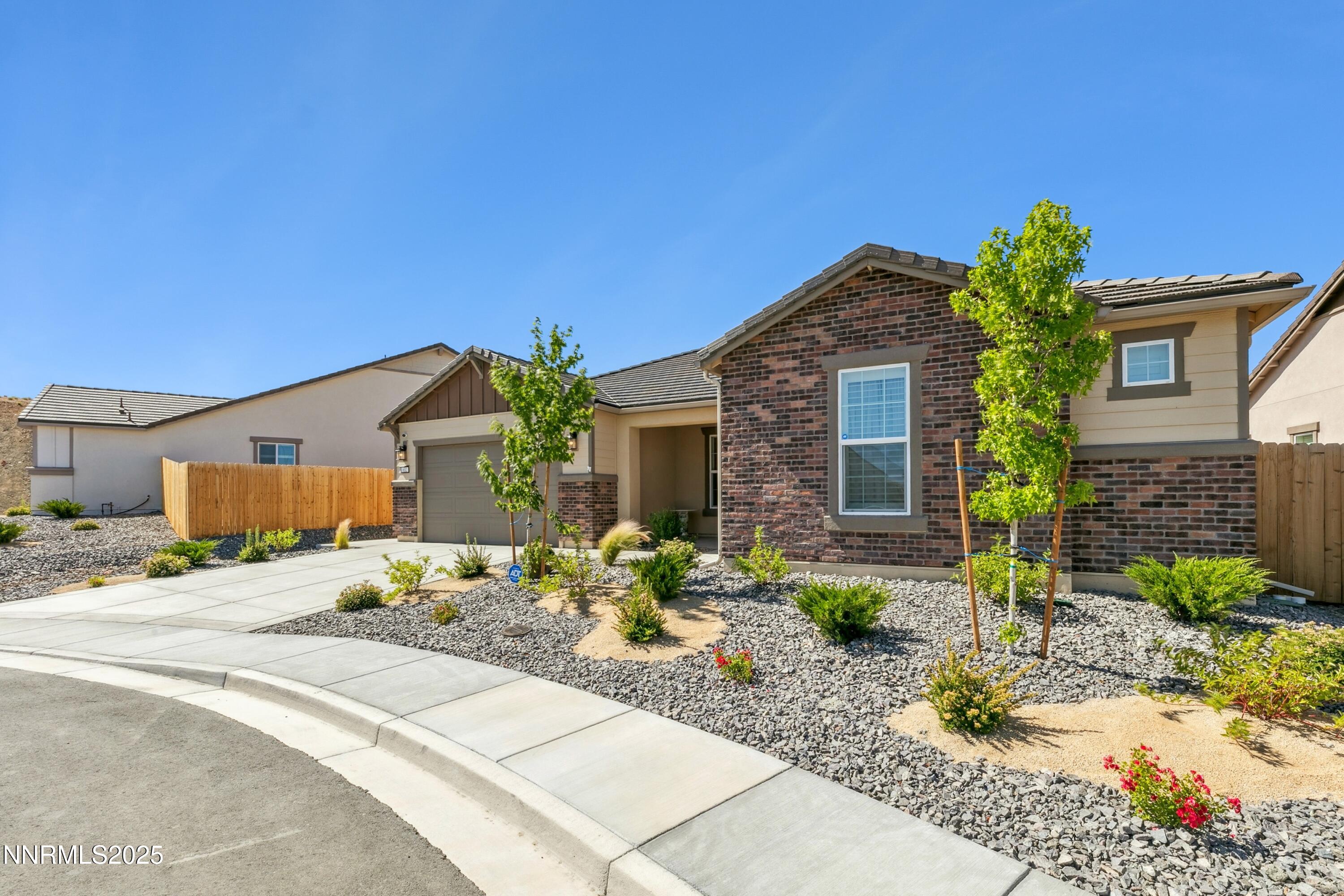 632 W Equinox Peak Court