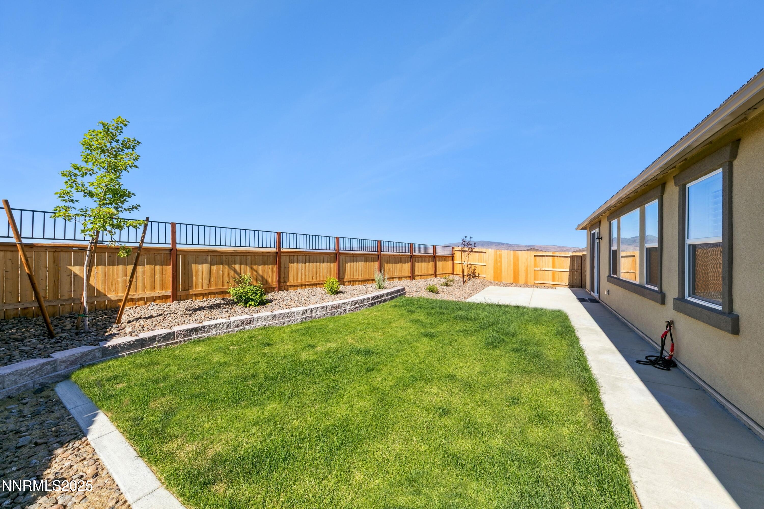 632 W Equinox Peak Court