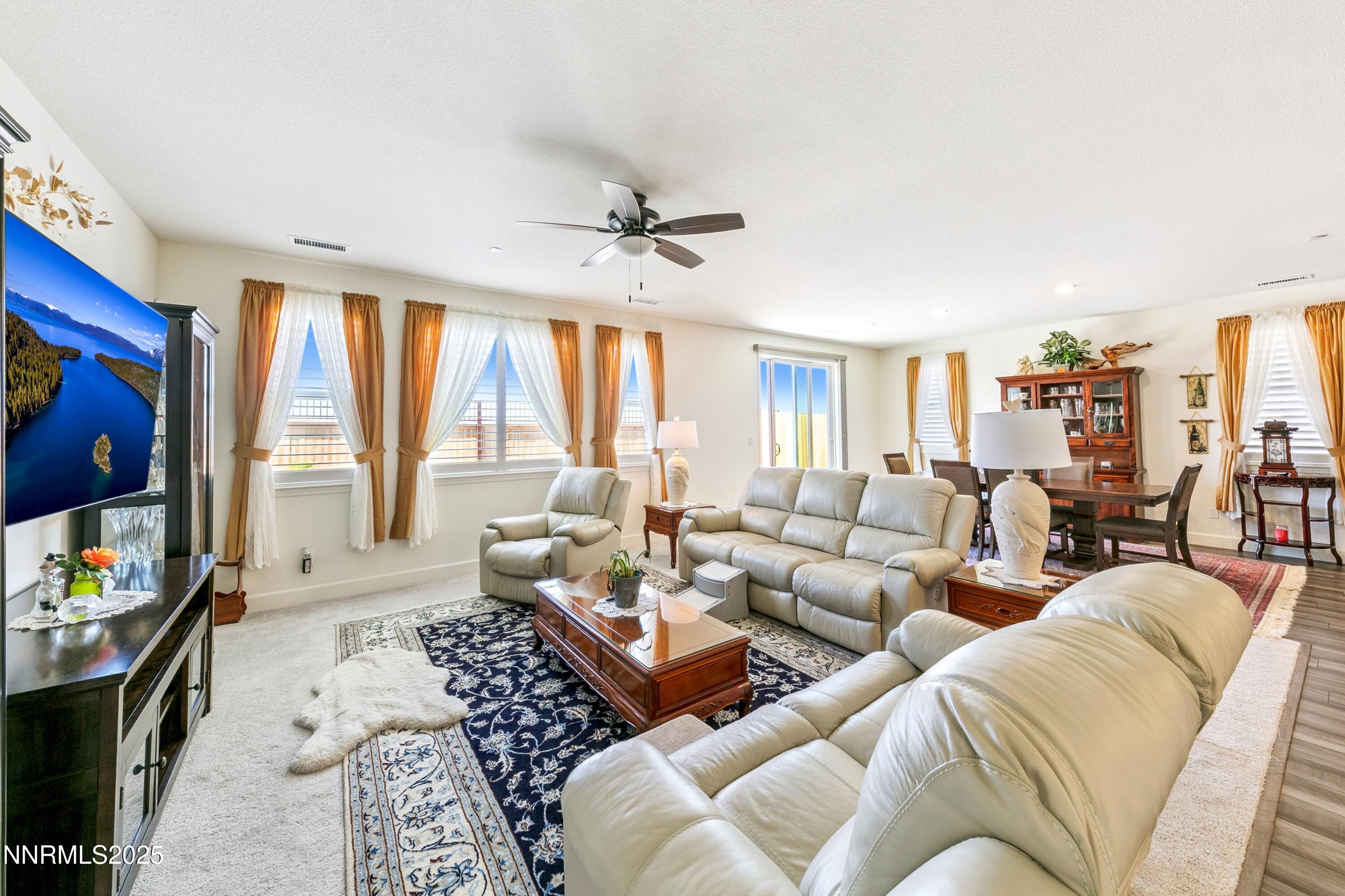 632 W Equinox Peak Court