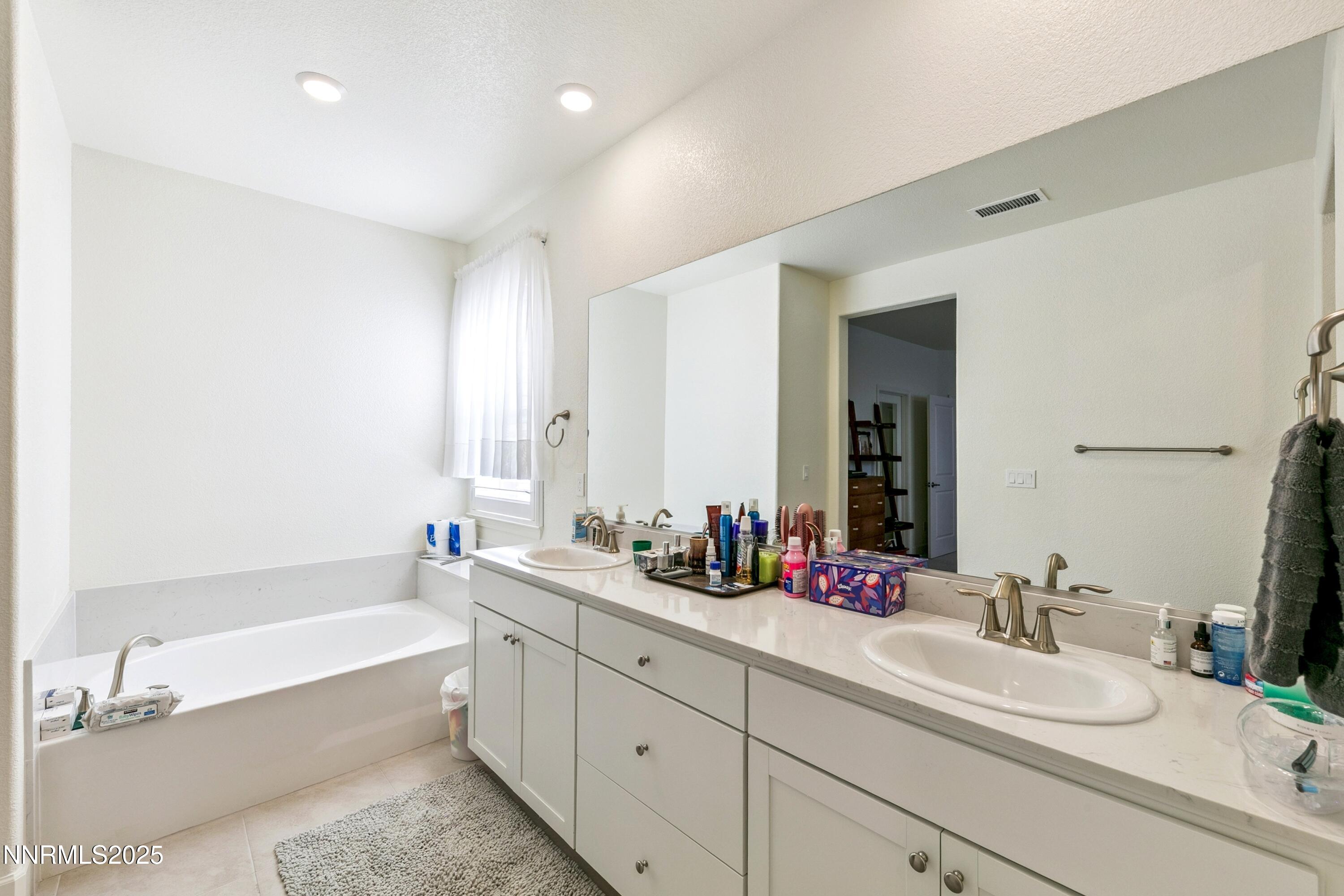 632 W Equinox Peak Court