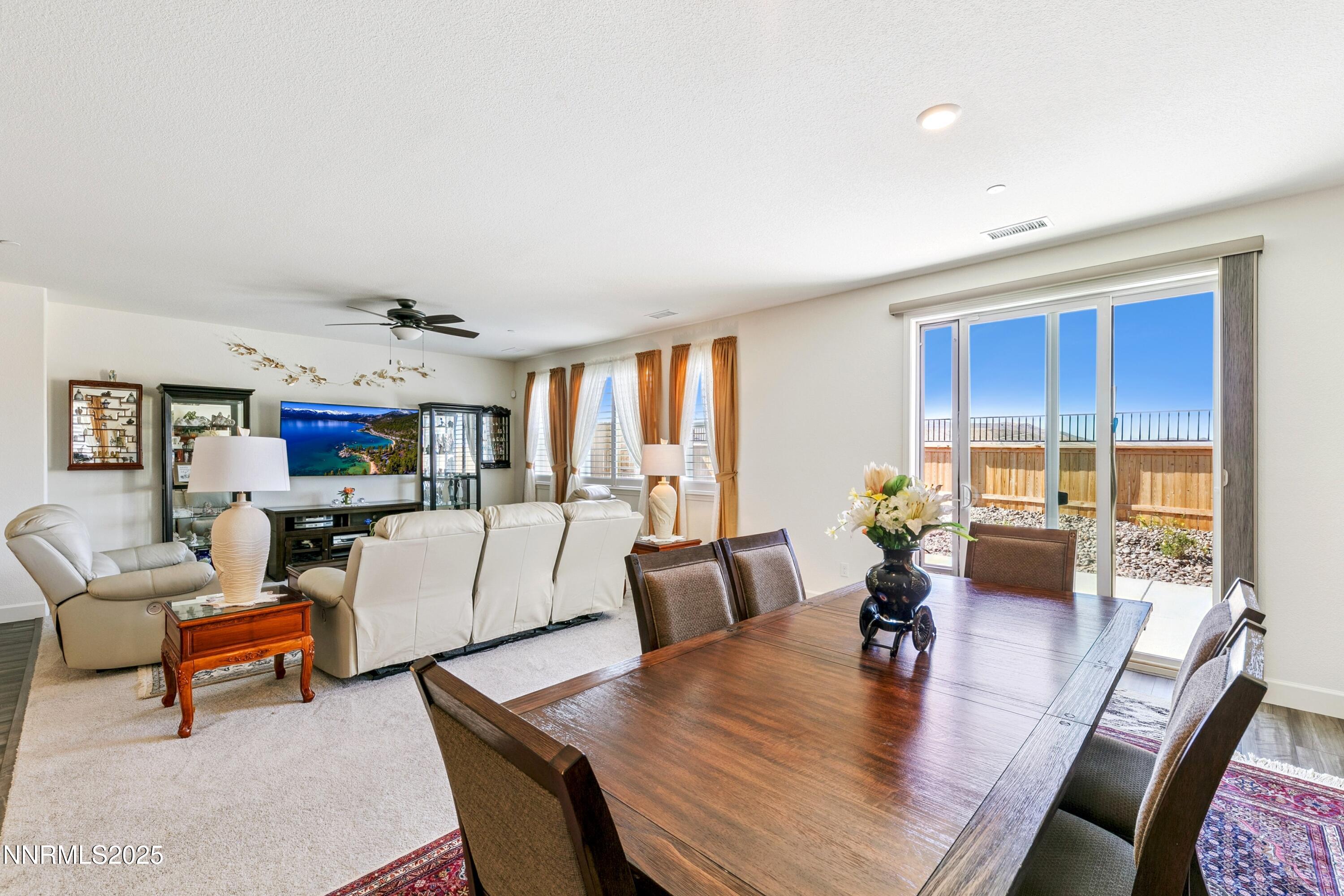 632 W Equinox Peak Court
