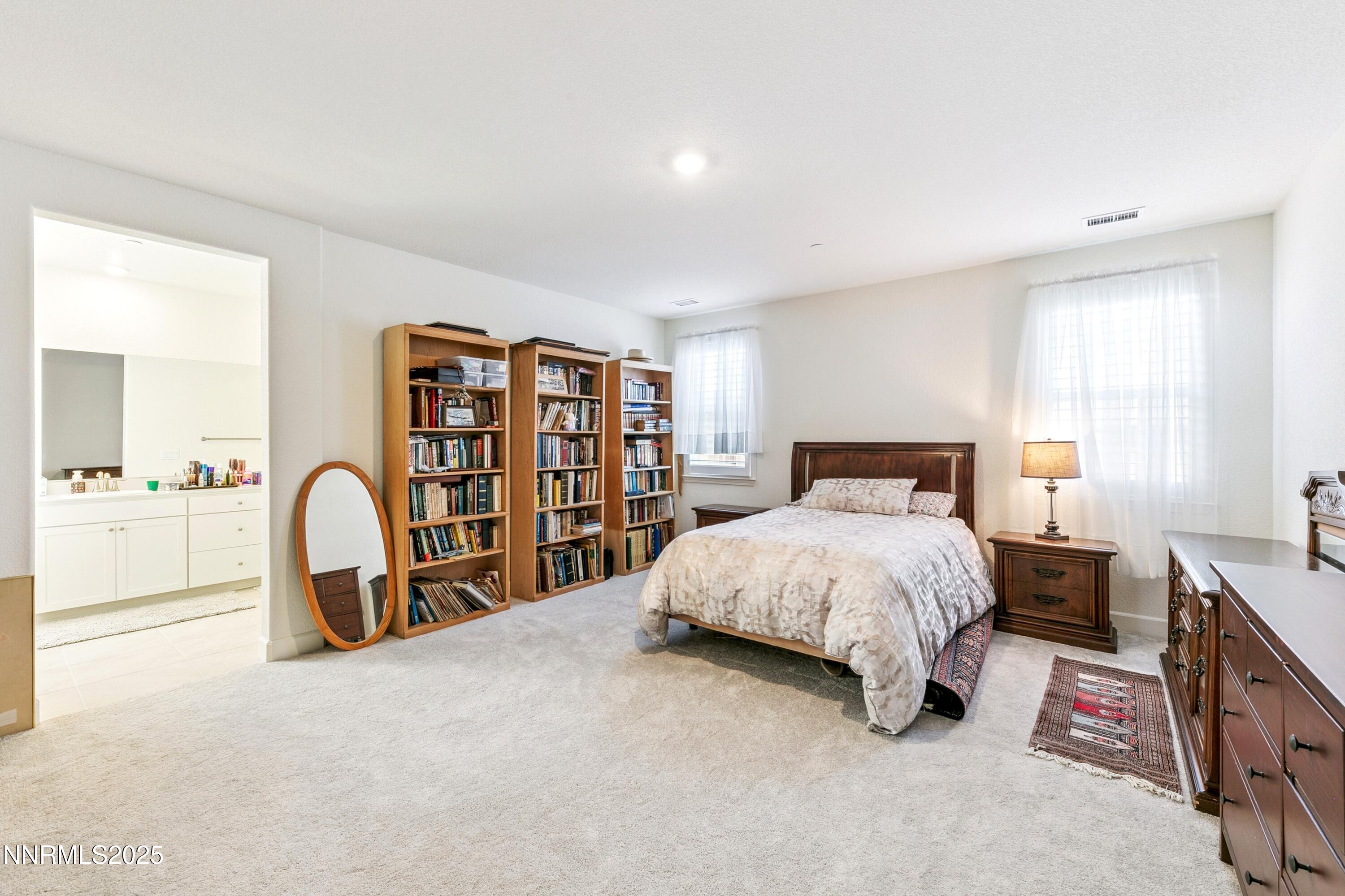632 W Equinox Peak Court