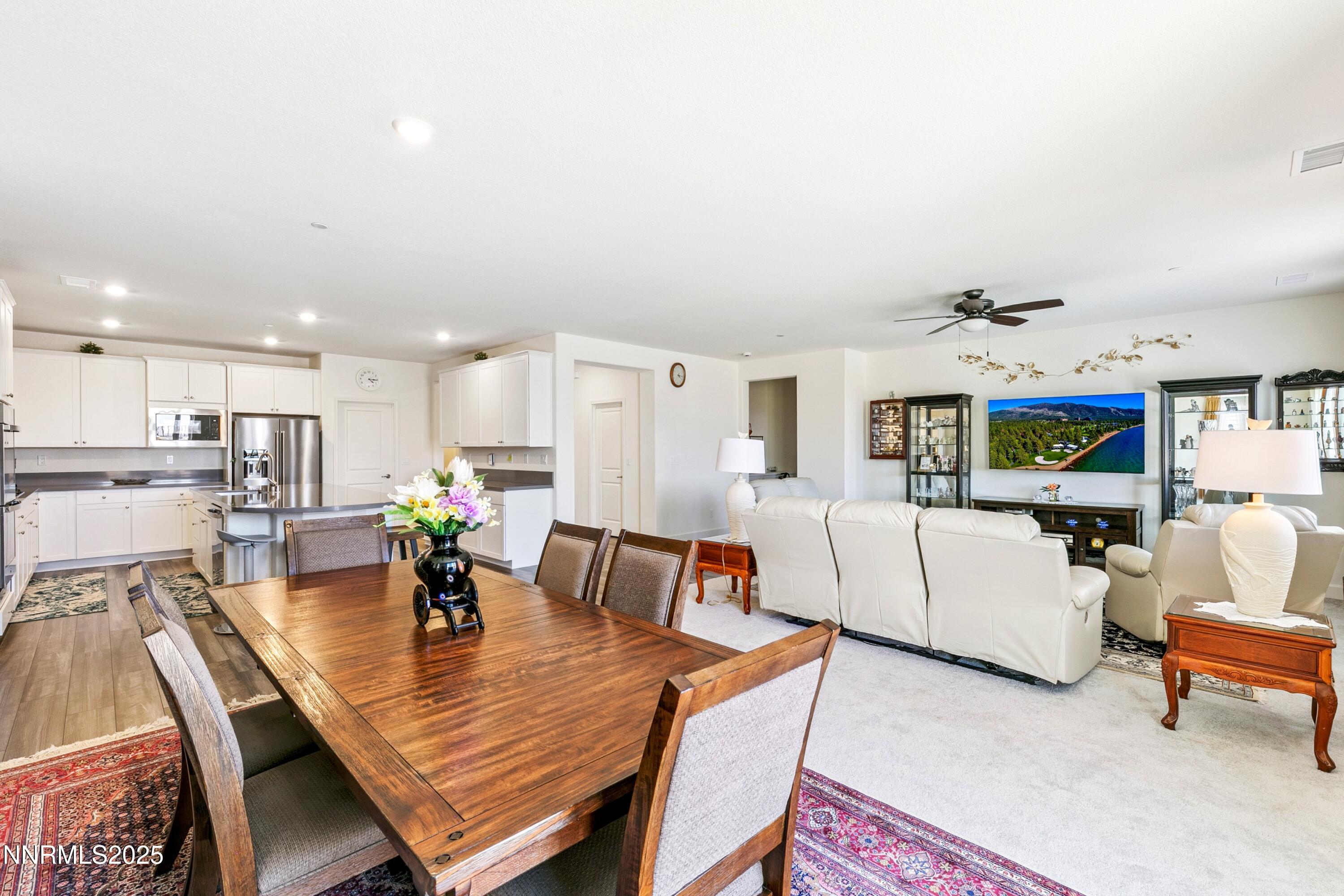632 W Equinox Peak Court