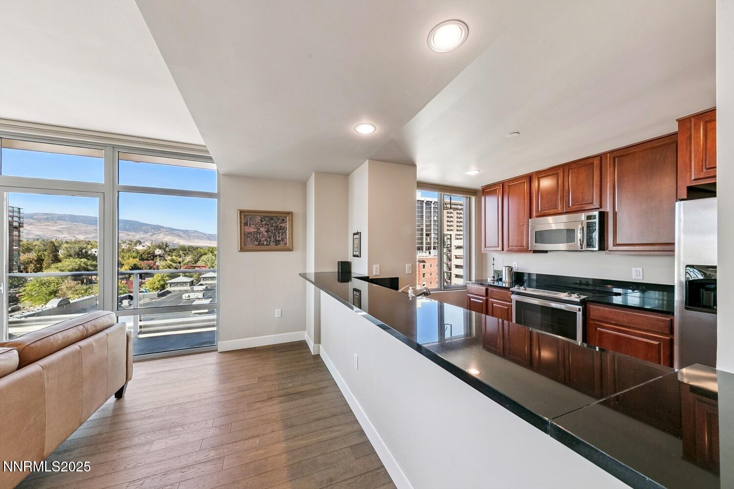 50 N Sierra Street, 601