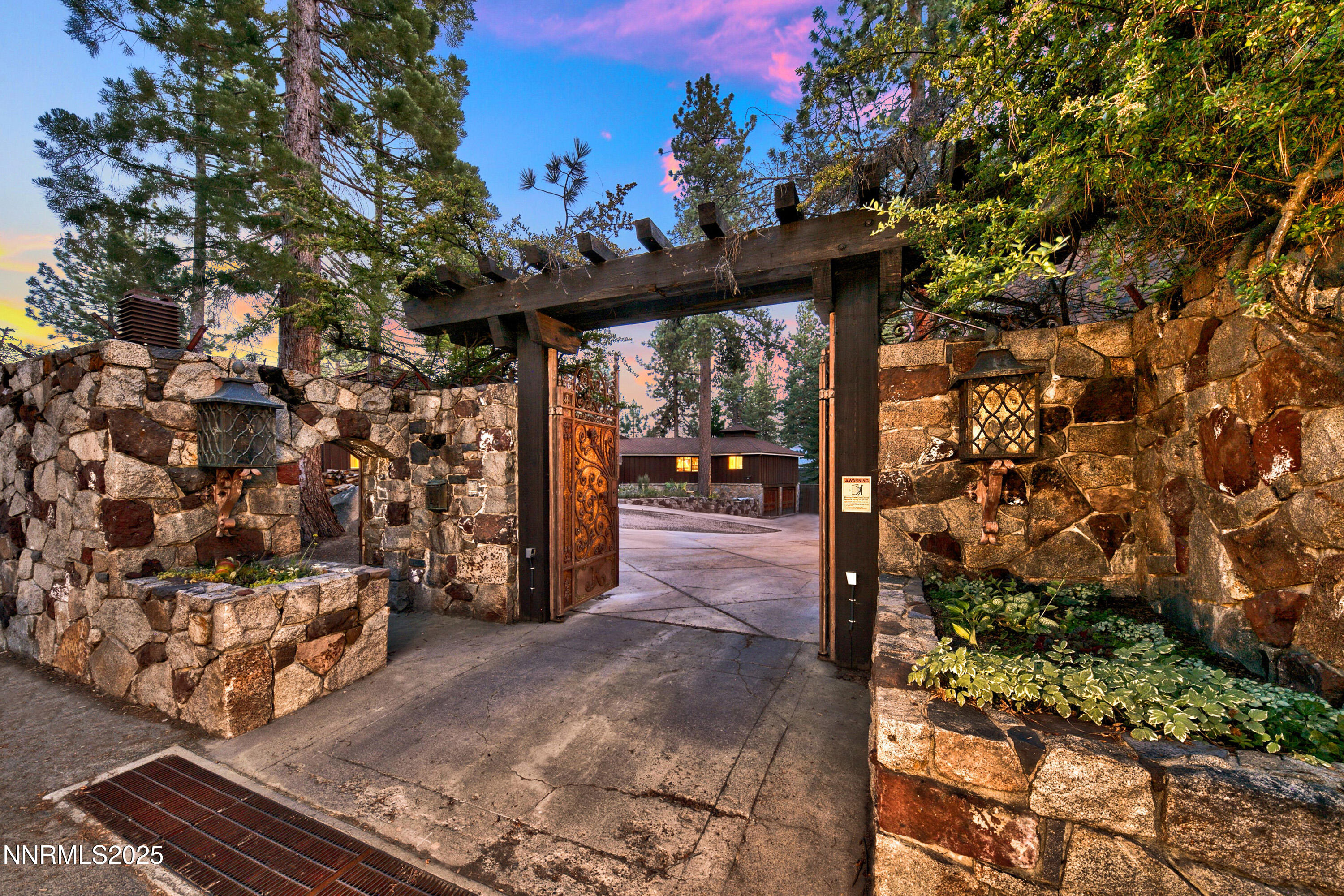 16 & 20 Calaneva Drive