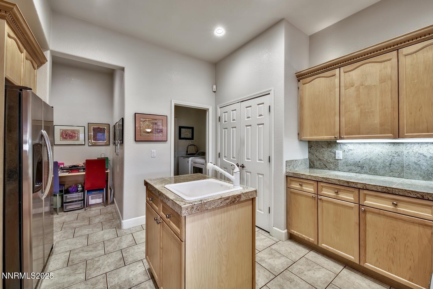 5710 N White Sands Road