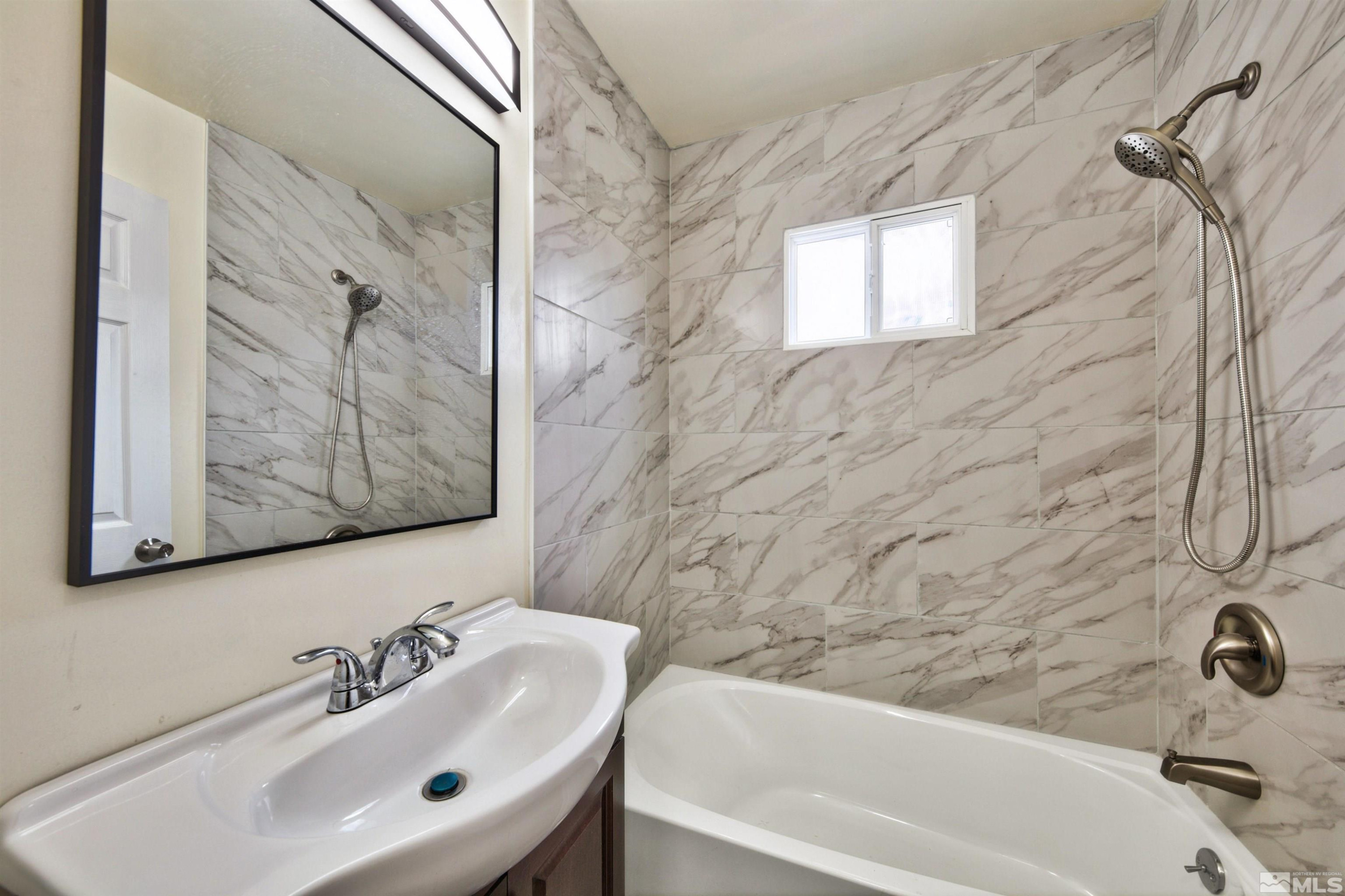 1515 N Carson Street