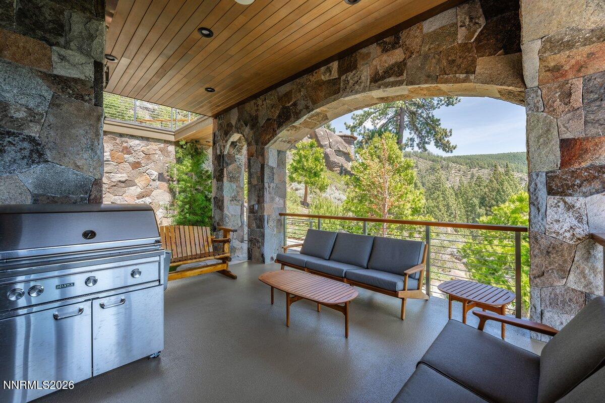 2228 Lands End Drive