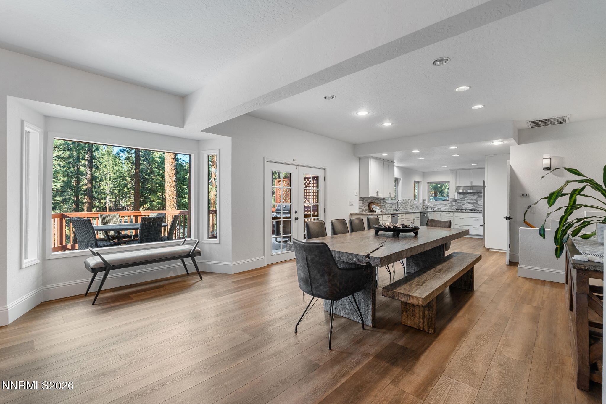 1092 Deercliff Drive