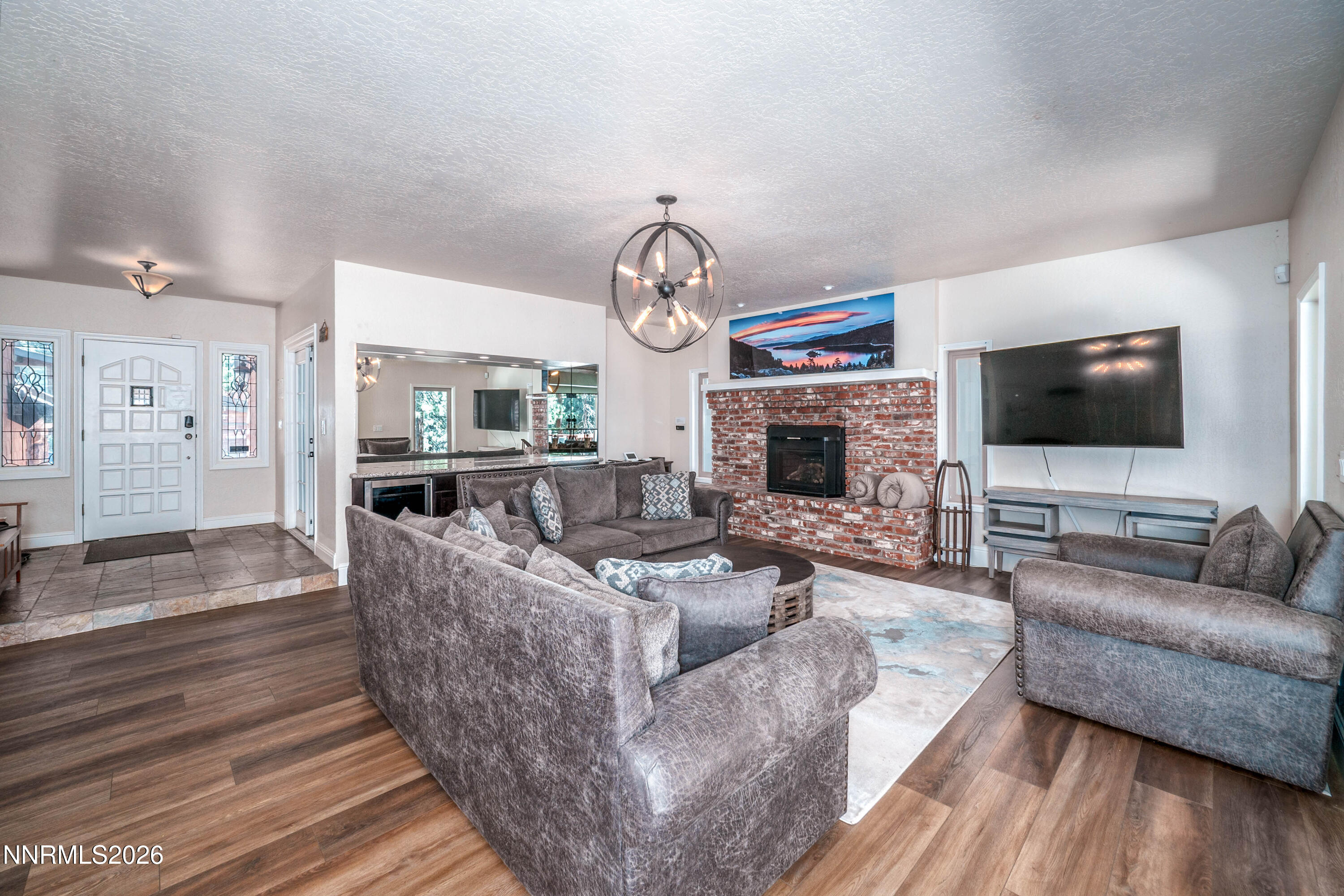 1092 Deercliff Drive